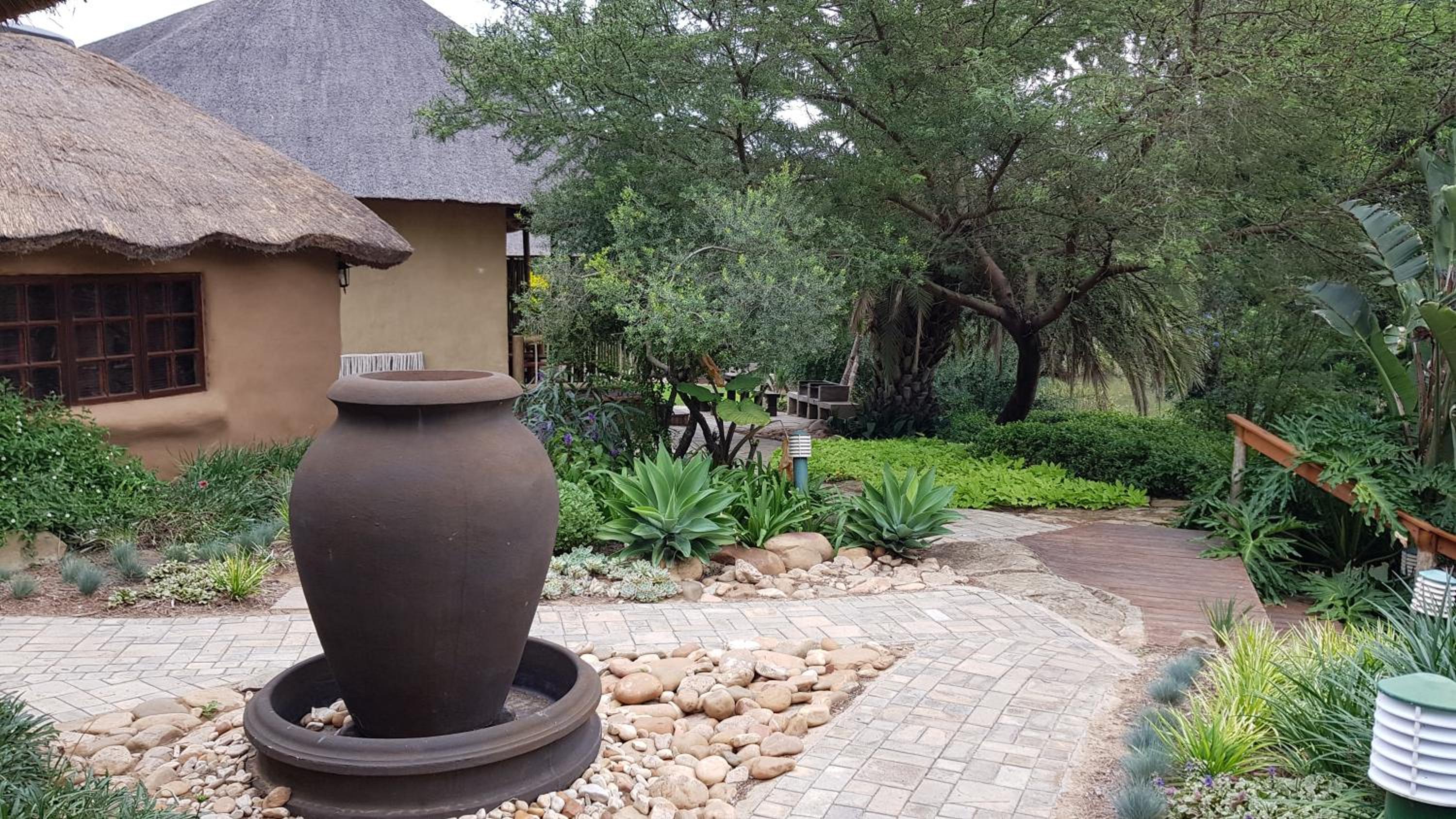 Bungalow with Garden View photo 2
