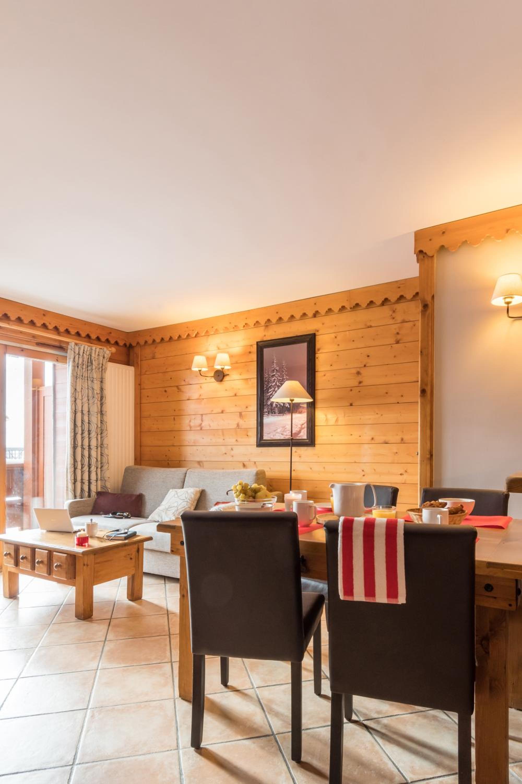 Two-Bedroom Apartment with Balcony (6 People)