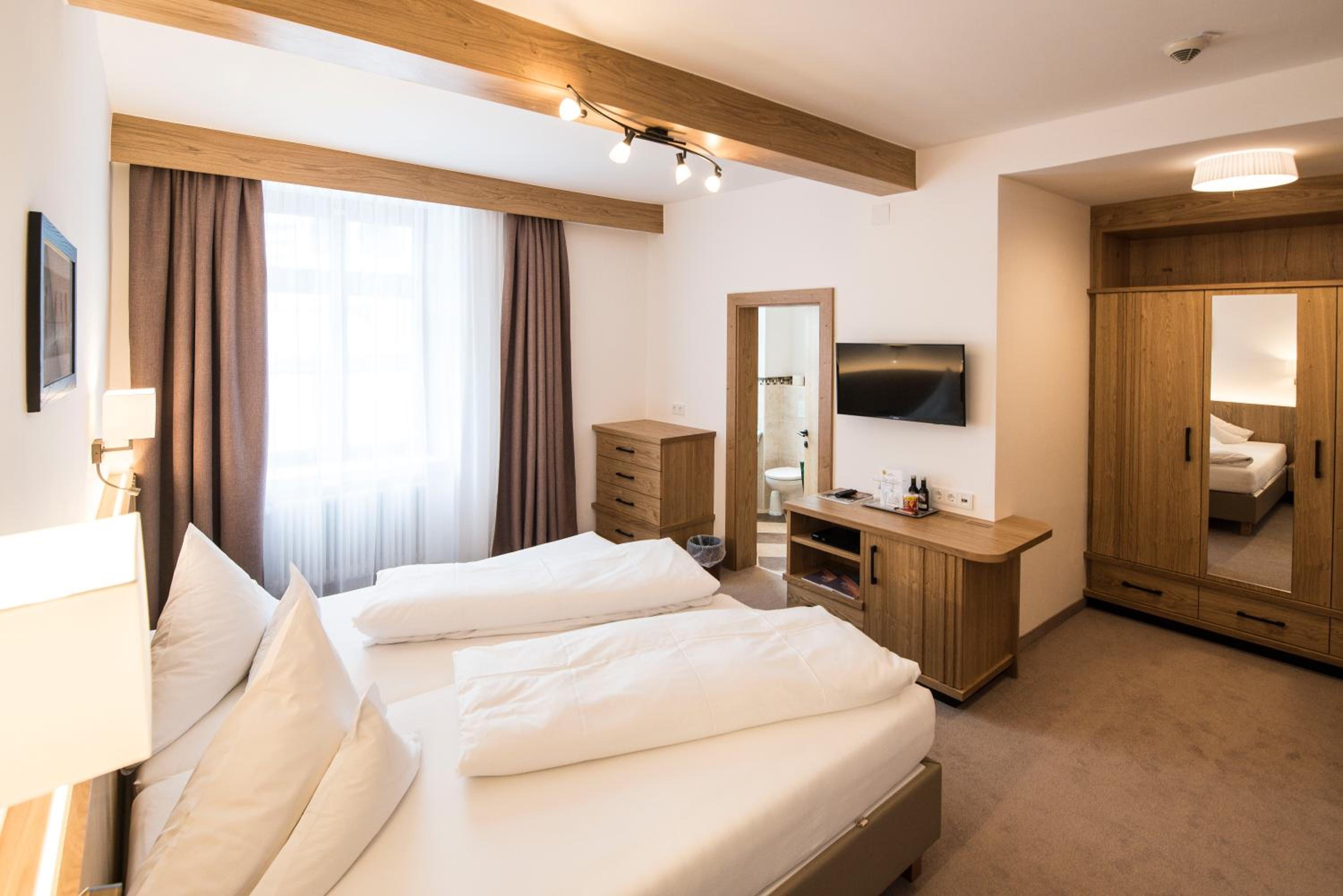 Small Double Room photo 1