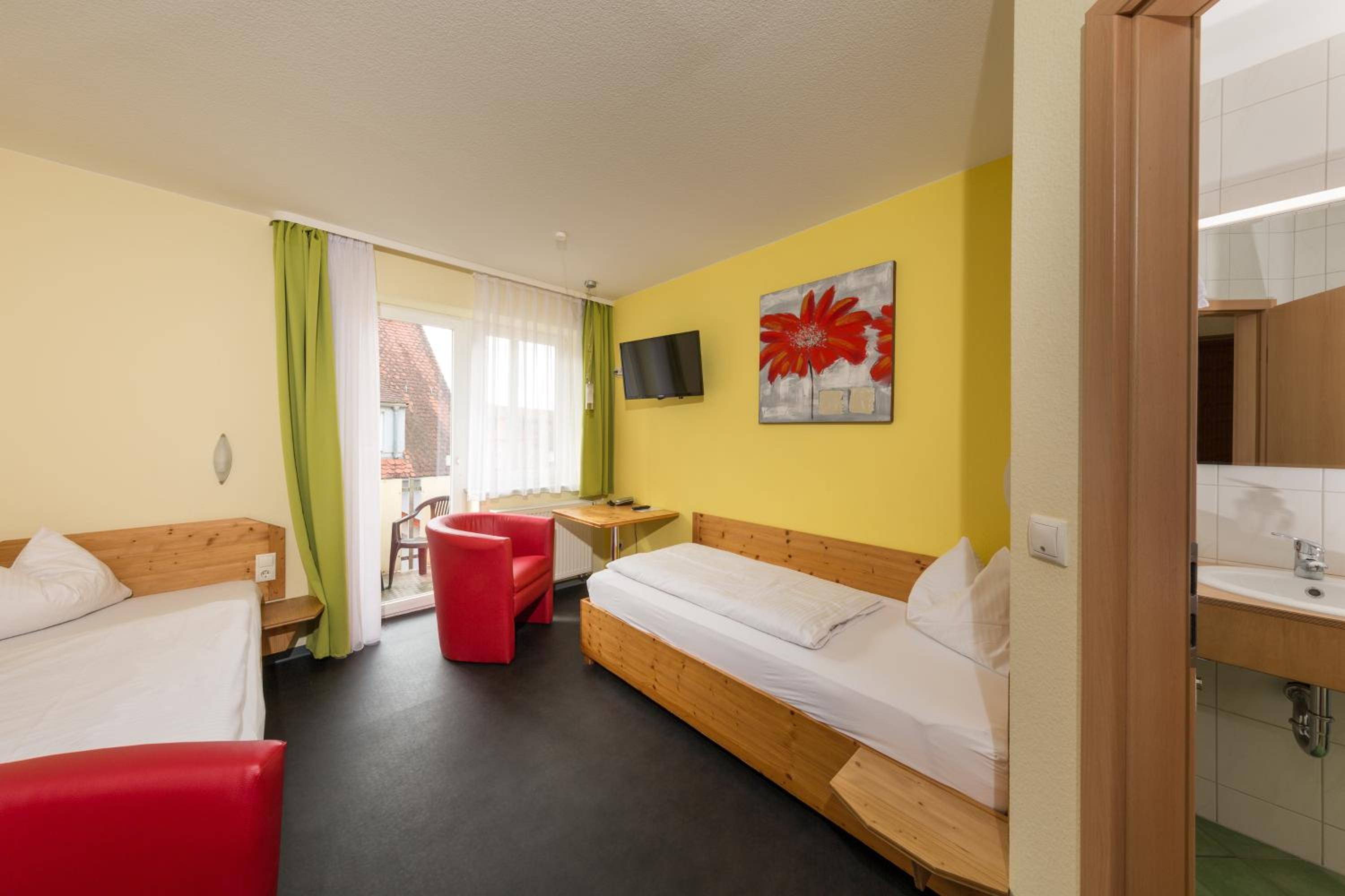 Standard Room with Two Single Beds photo 1