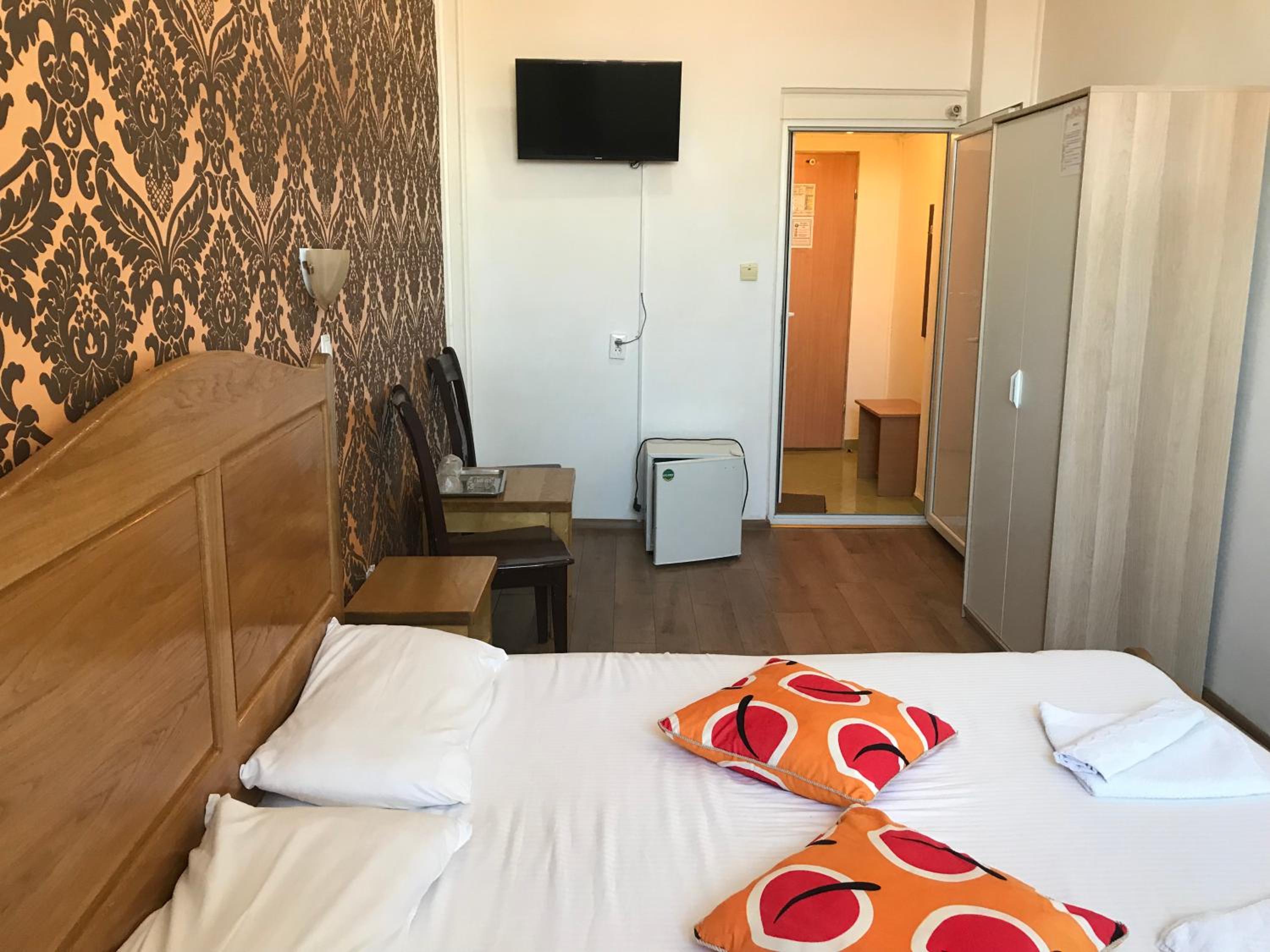 Large Single Room photo 3