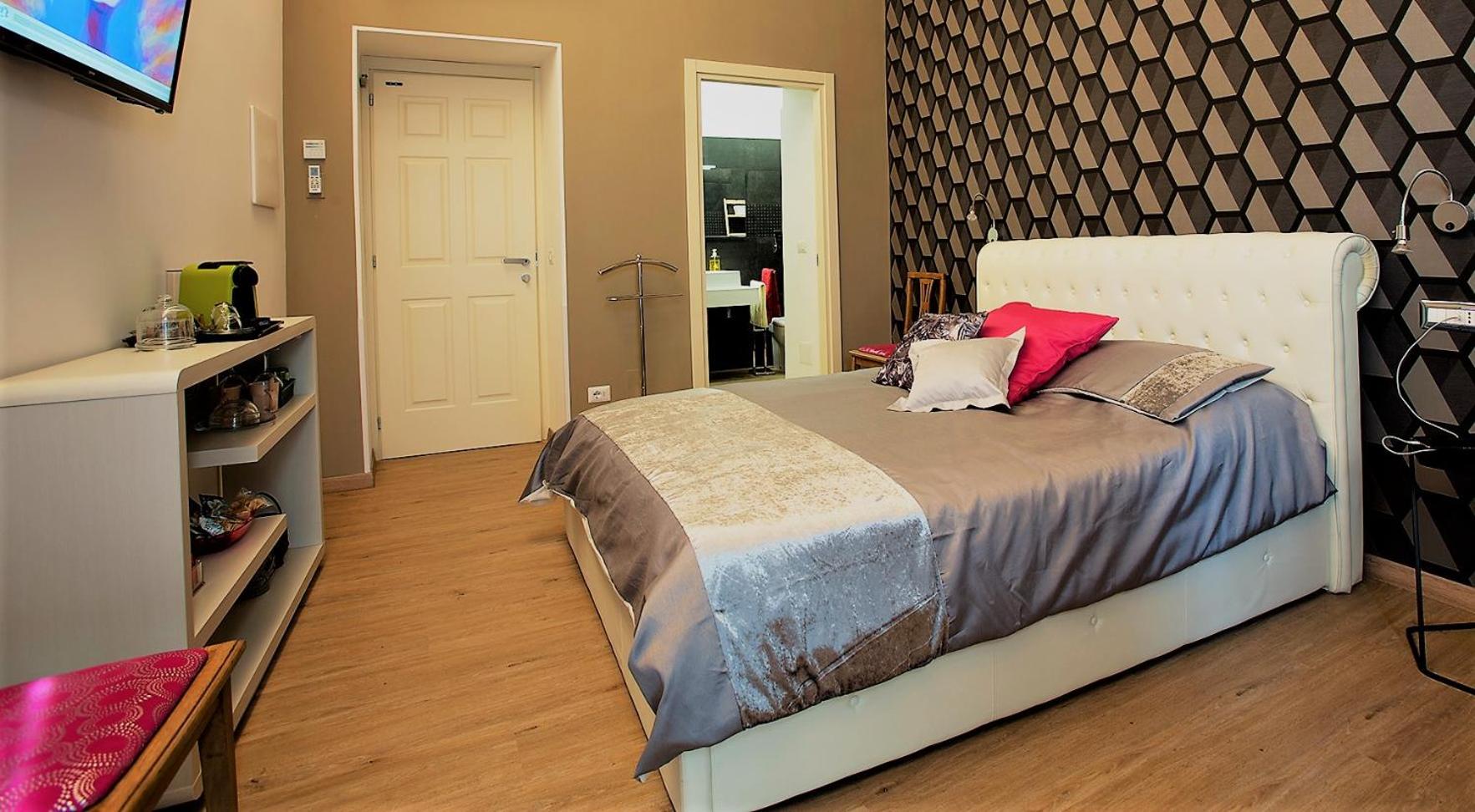 Deluxe Double Room - Photo 5