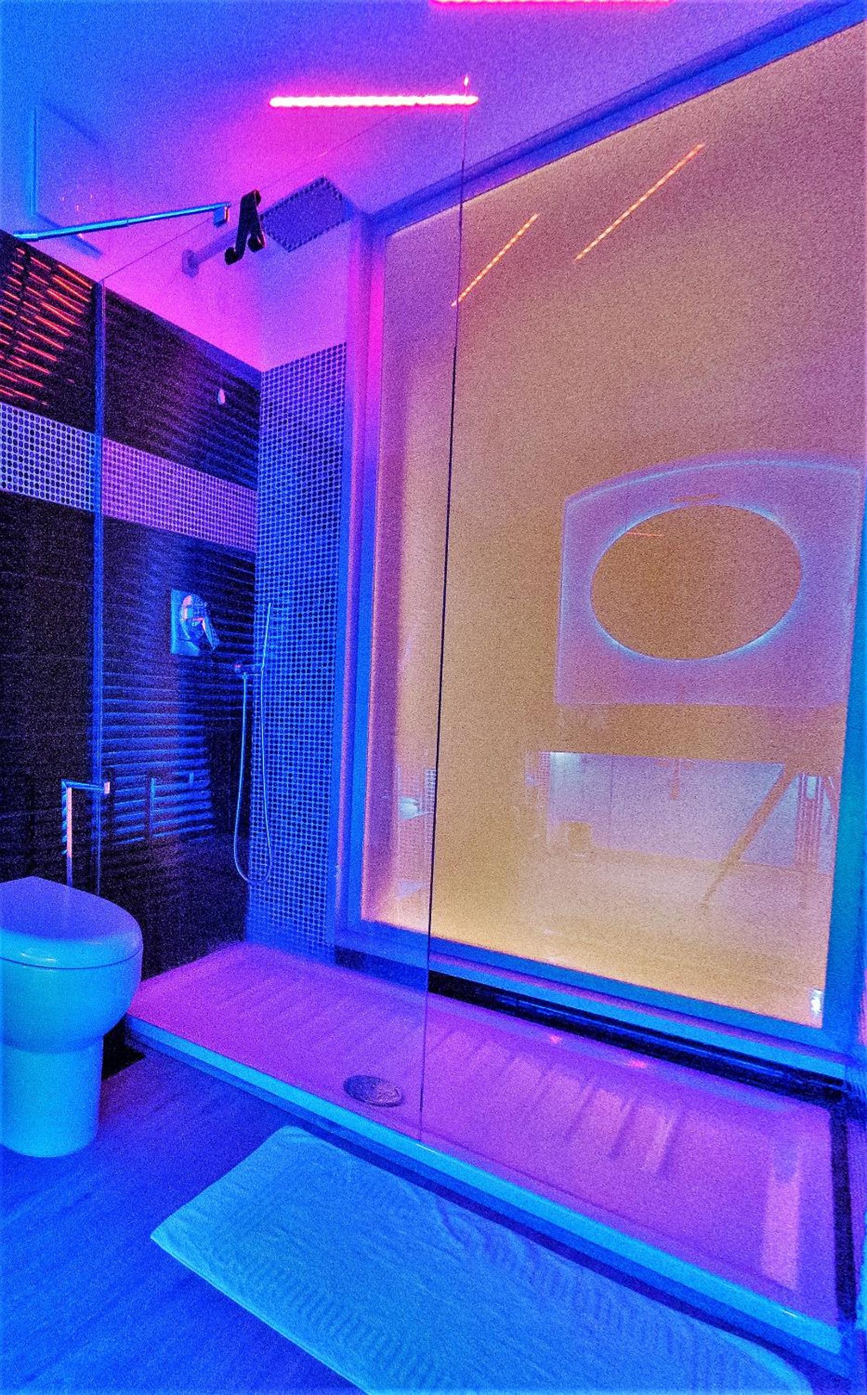 Suite with Balcony - Photo 20