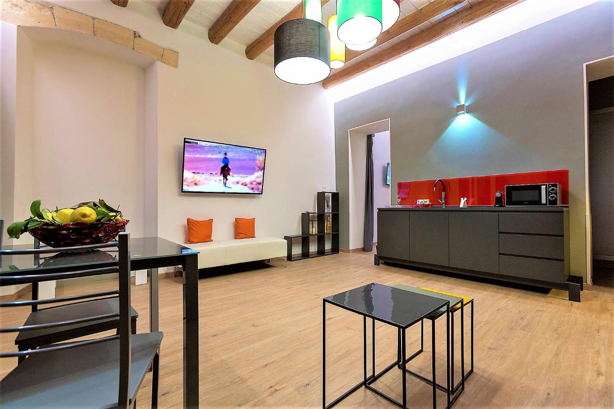 Suite with Balcony - Photo 5