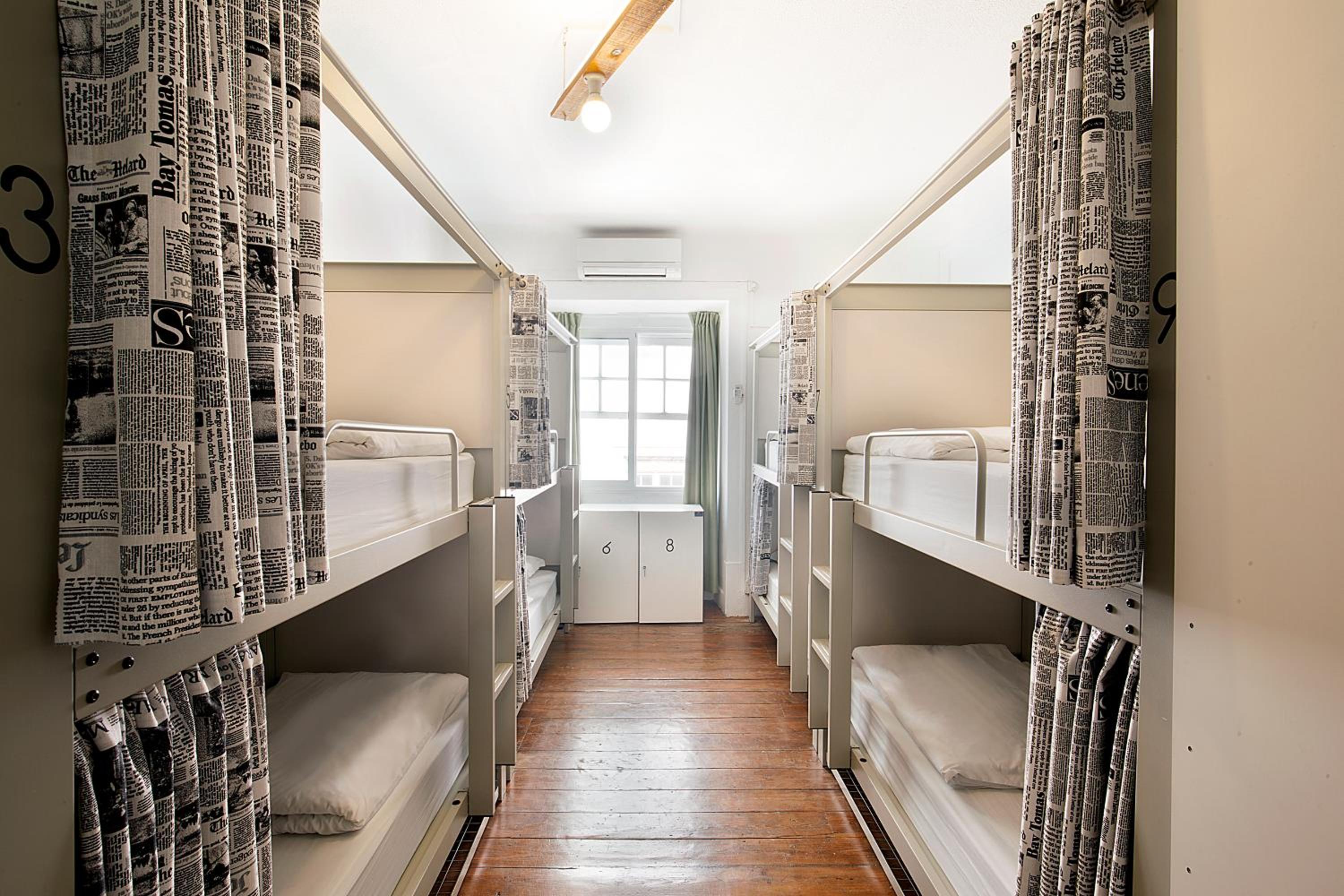 Bed in 10-Bed Mixed Dormitory Room with Shared Bathroom photo 3