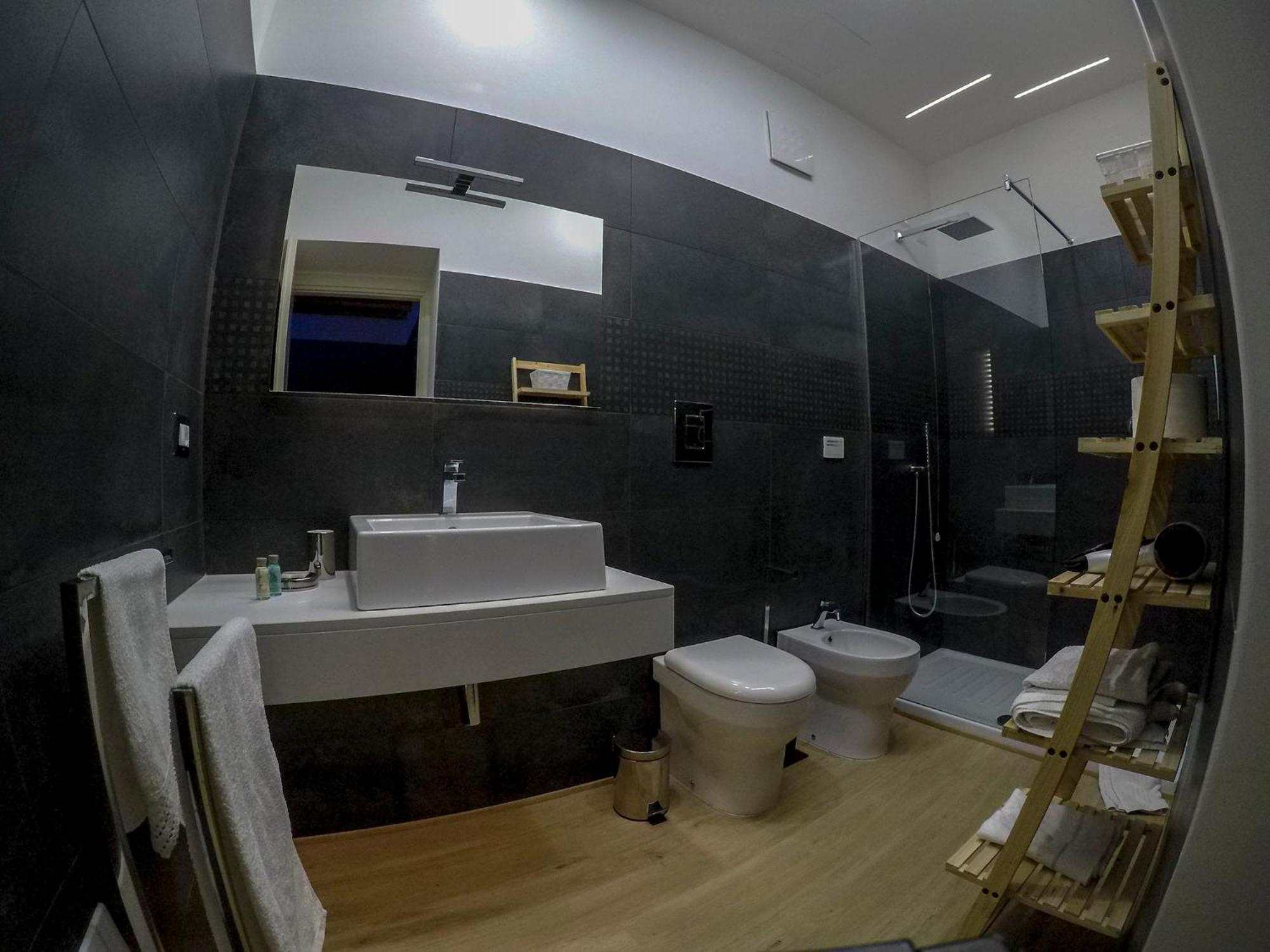Deluxe Double Room - Photo 6