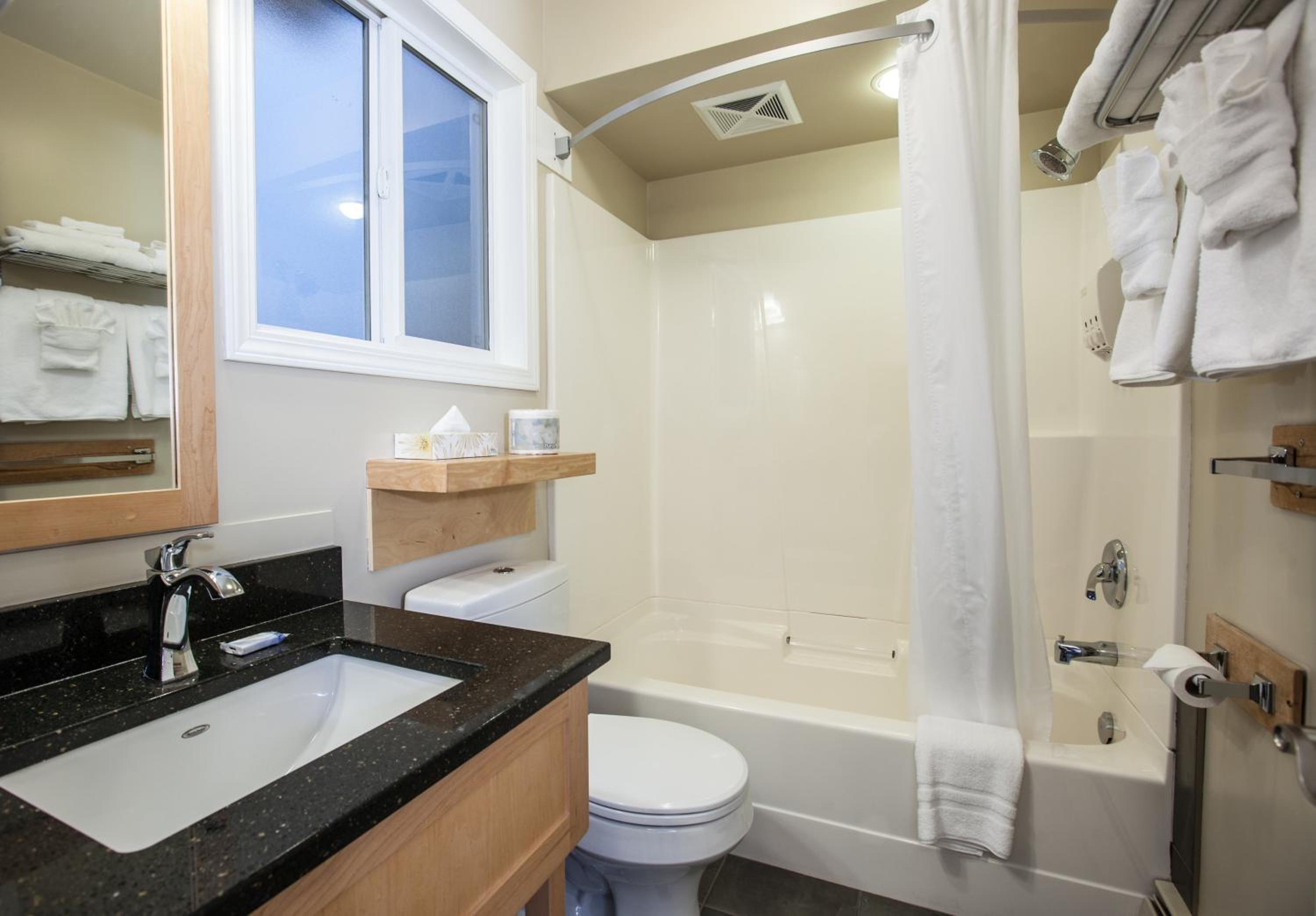 Premium Two Queen Room Non-Pet Friendly photo 3