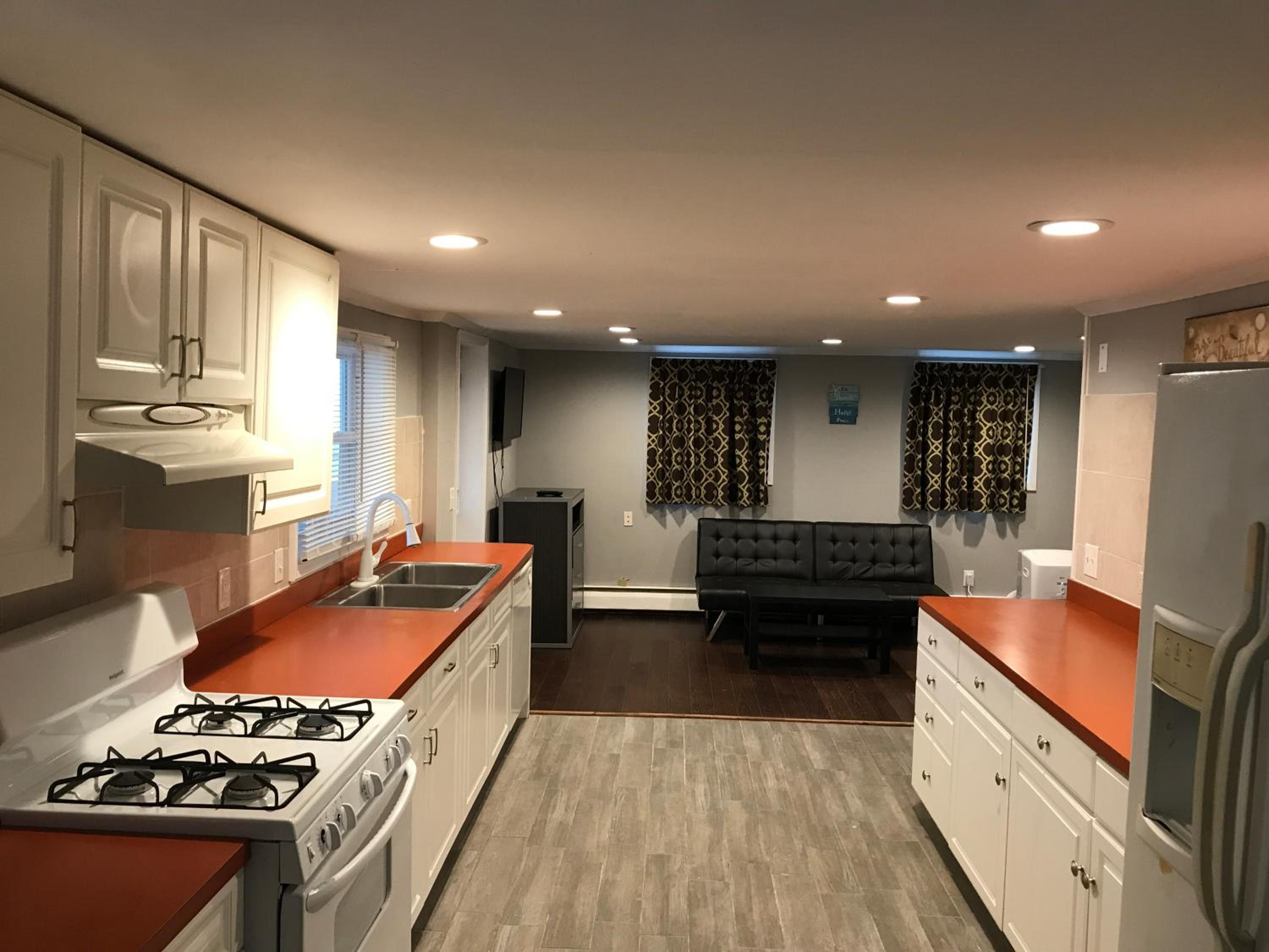 Two-Bedroom Suite with Four Queen Beds - Non-Smoking photo 2