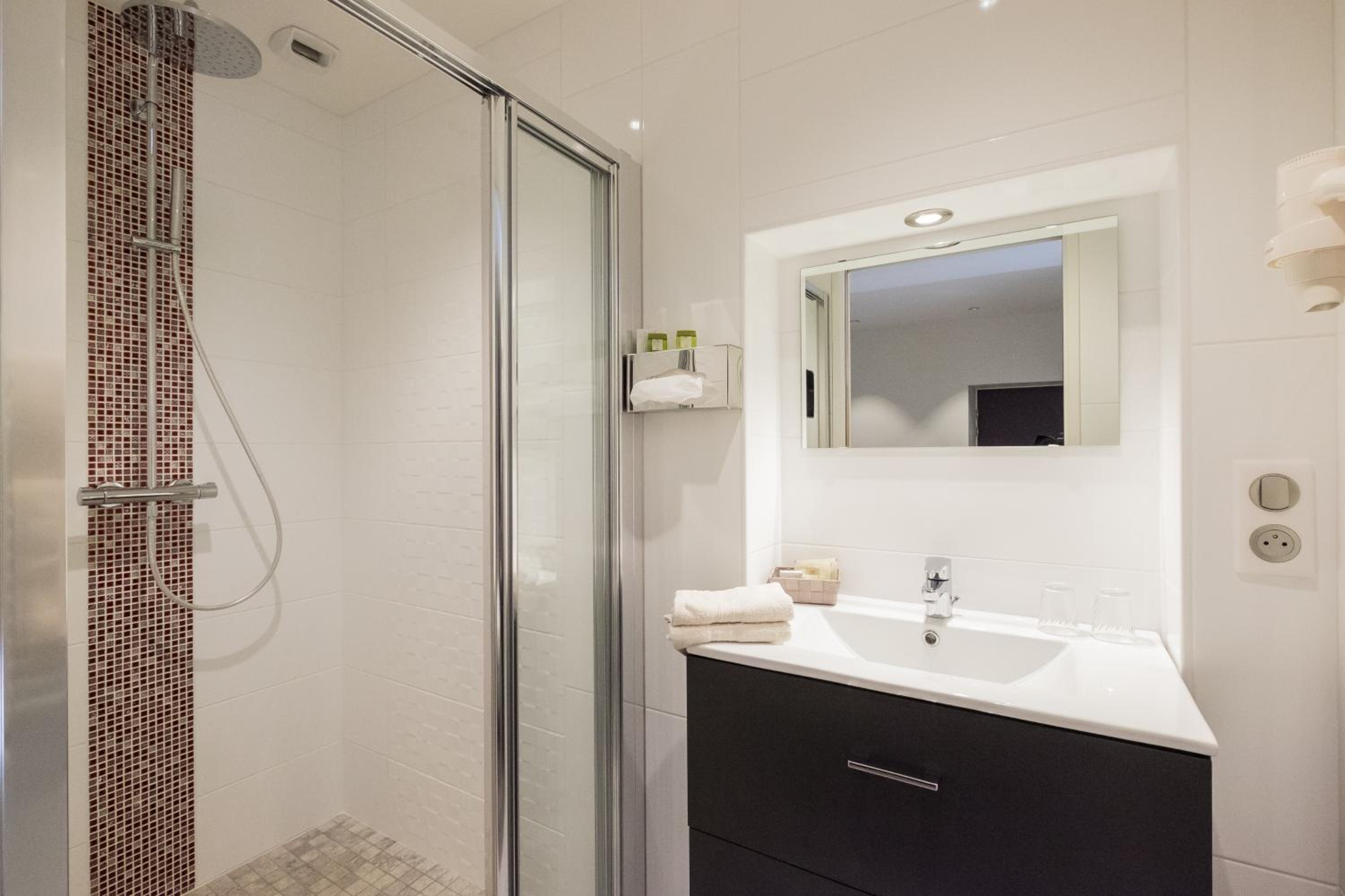 Standard Room (1 or 2 people) photo 2