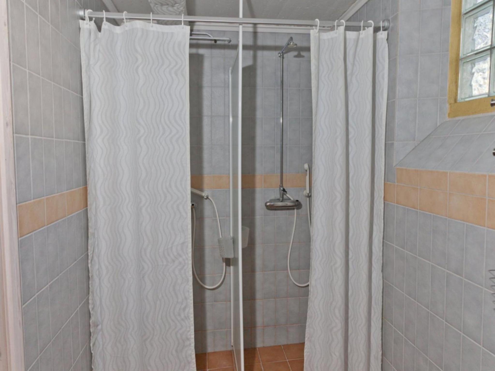 Apartment with Terrace - Photo 11