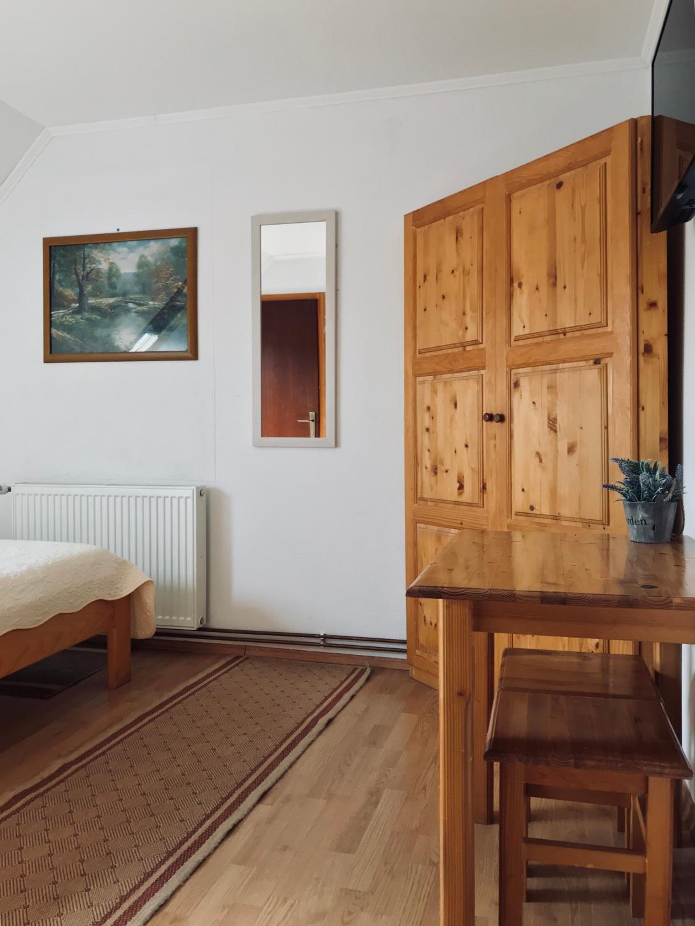 Double Room - Photo 6