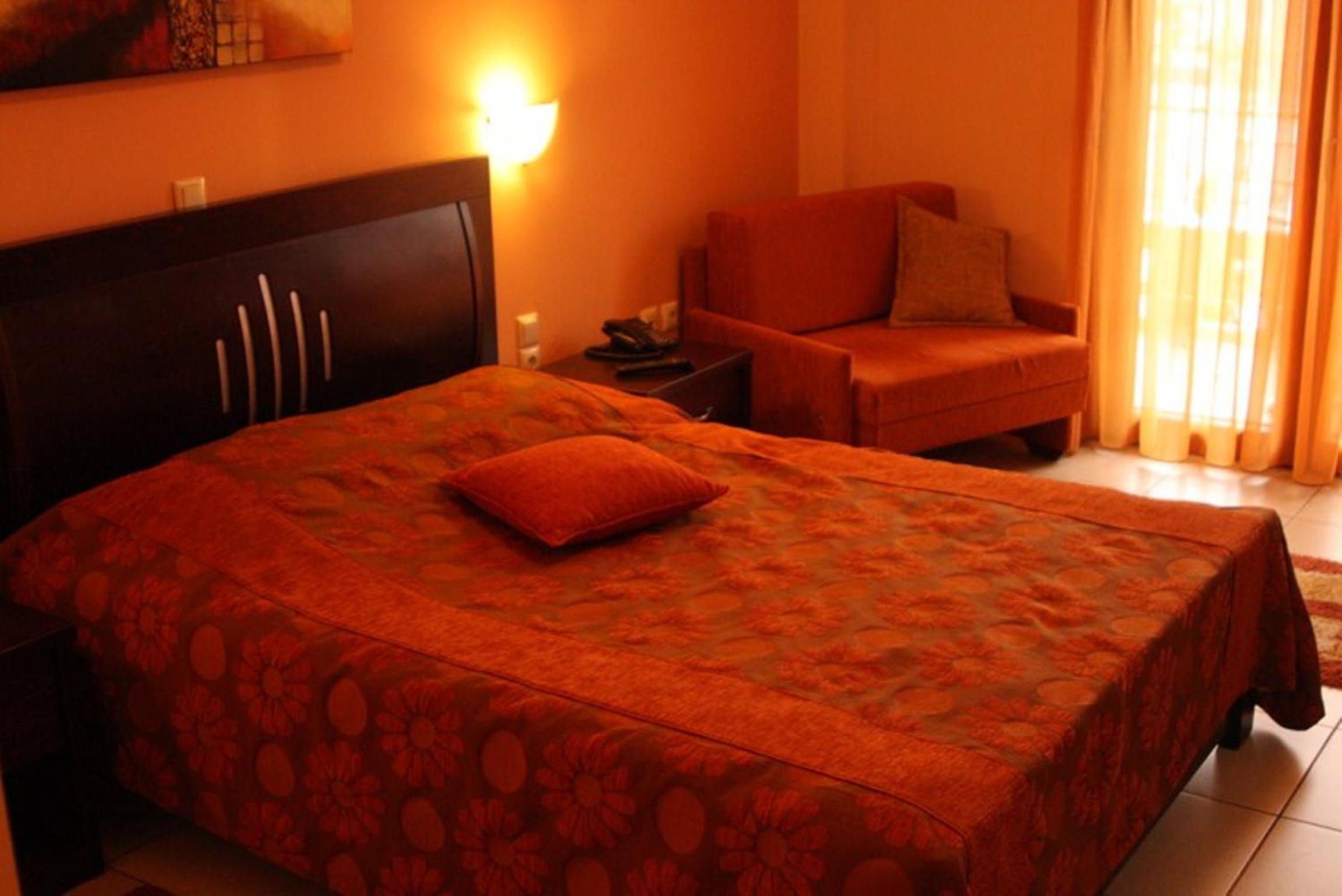 Double or Twin Room - Photo 6