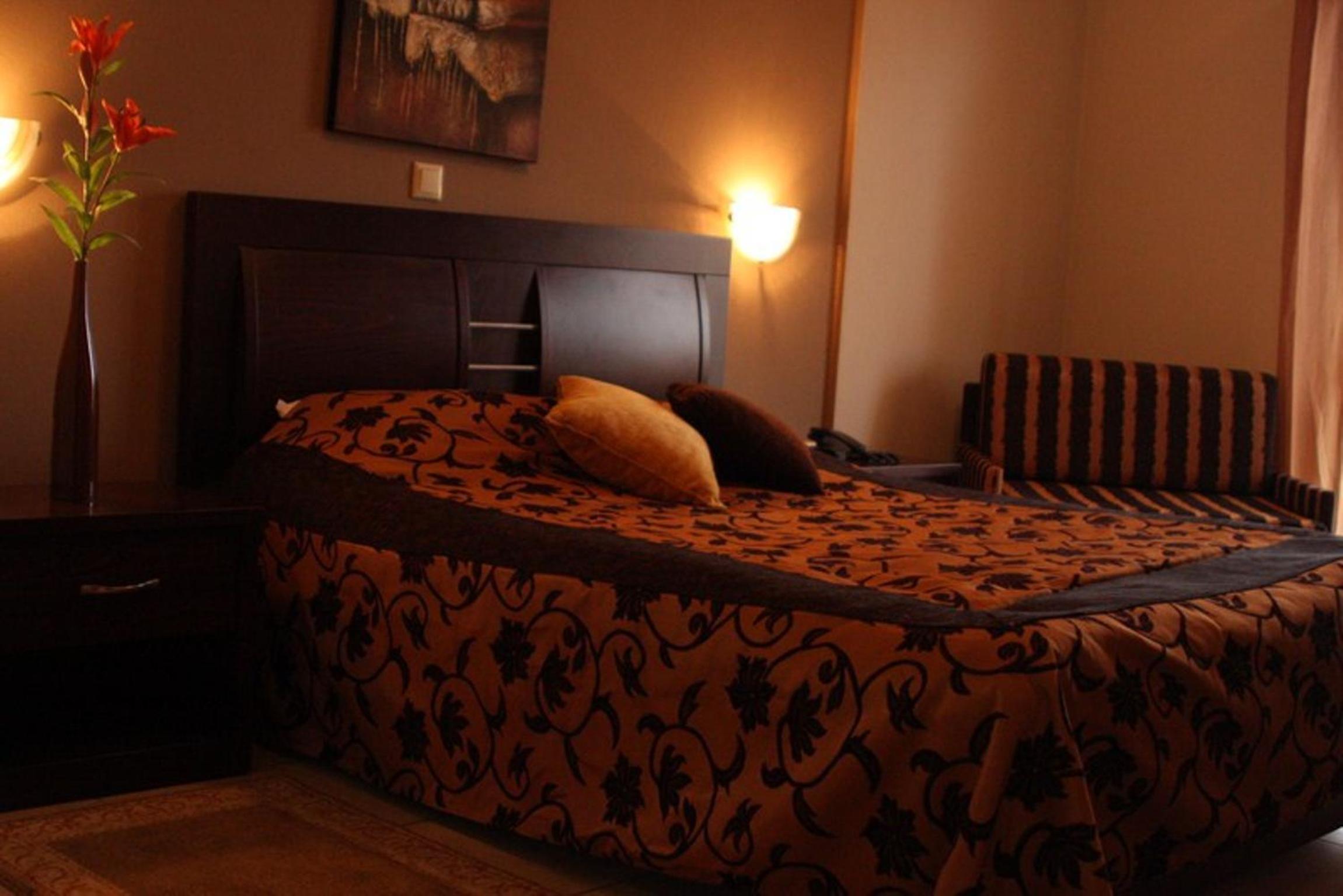 Double or Twin Room - Photo 4