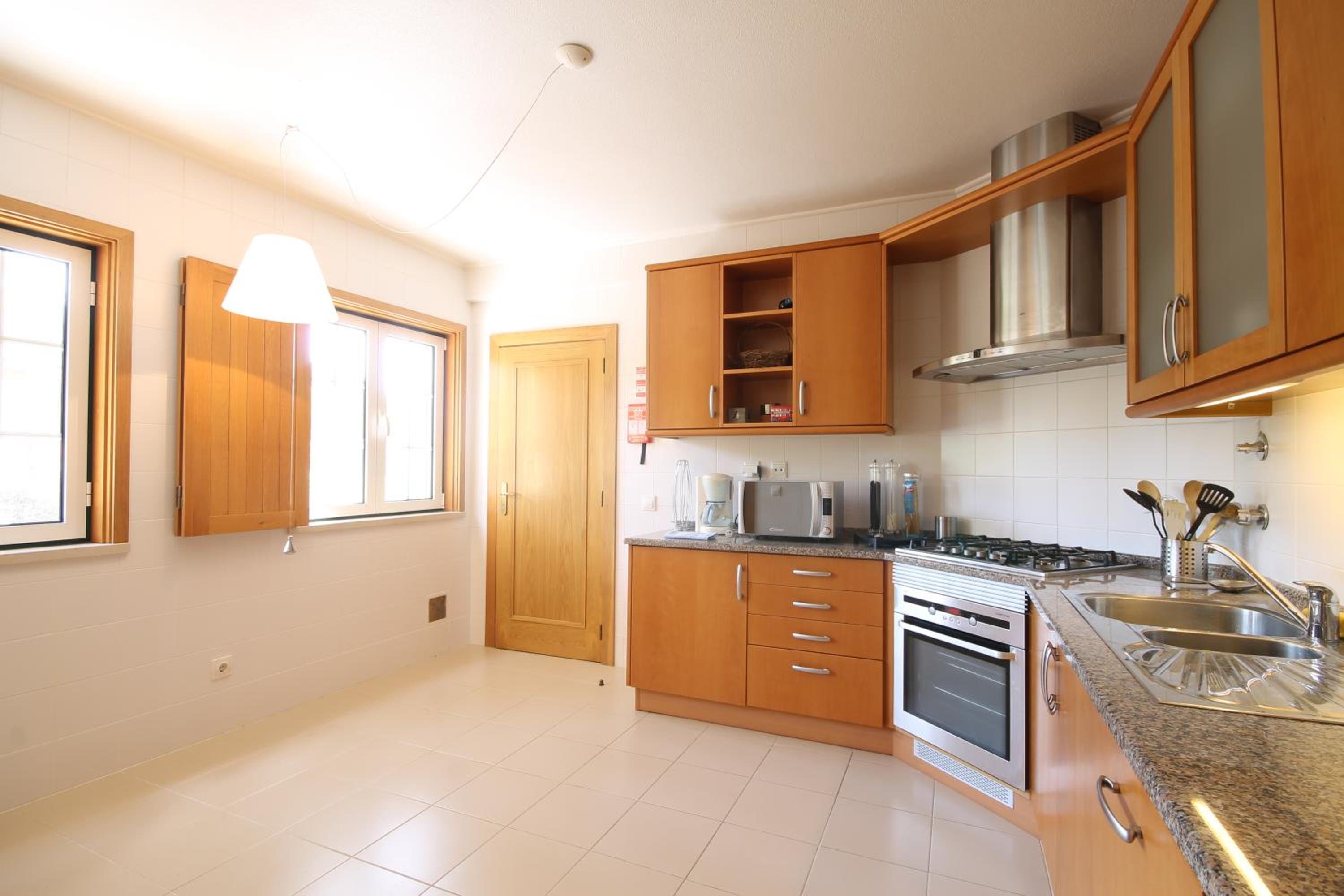 Villa photo 3