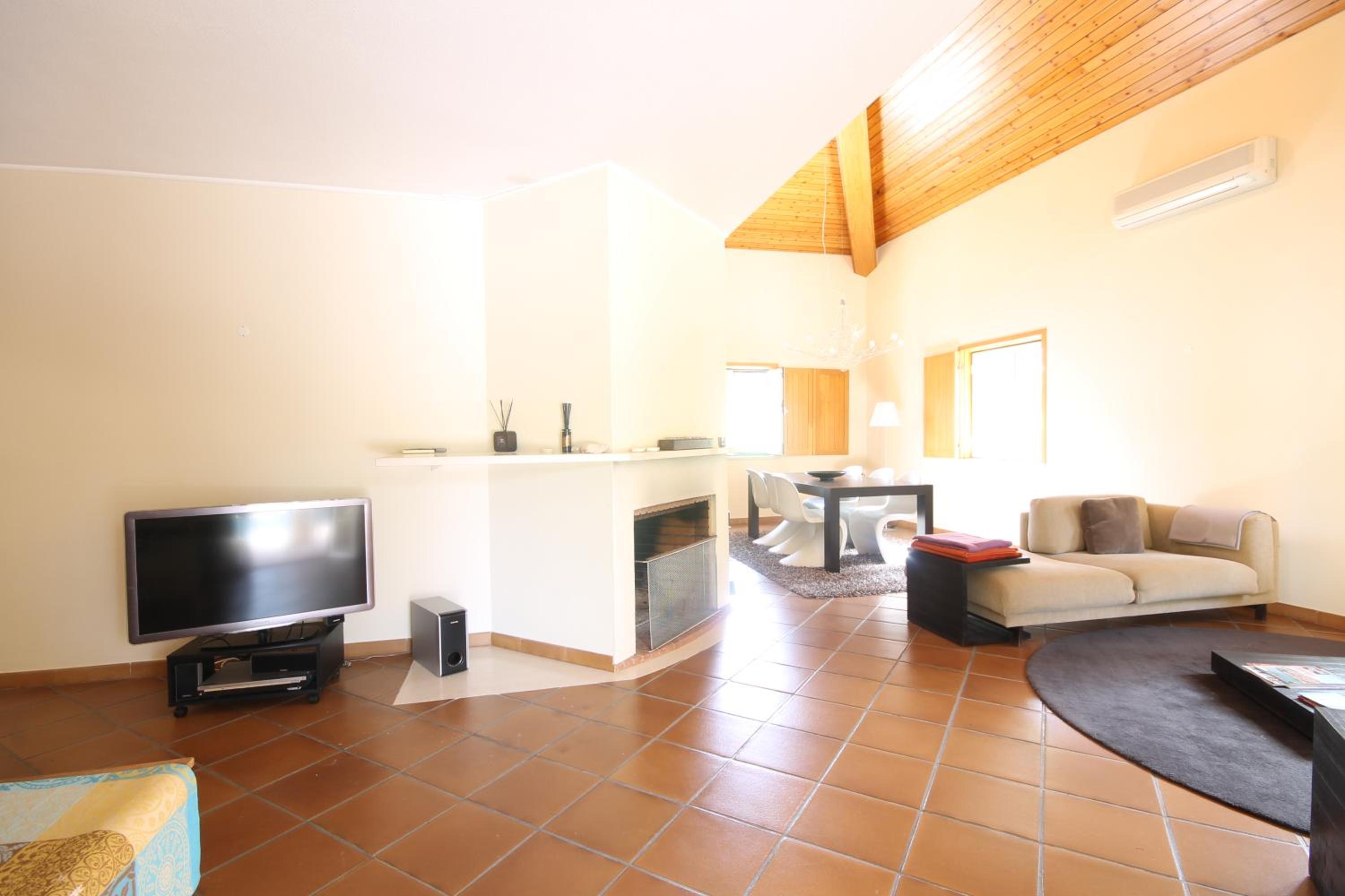 Villa photo 2