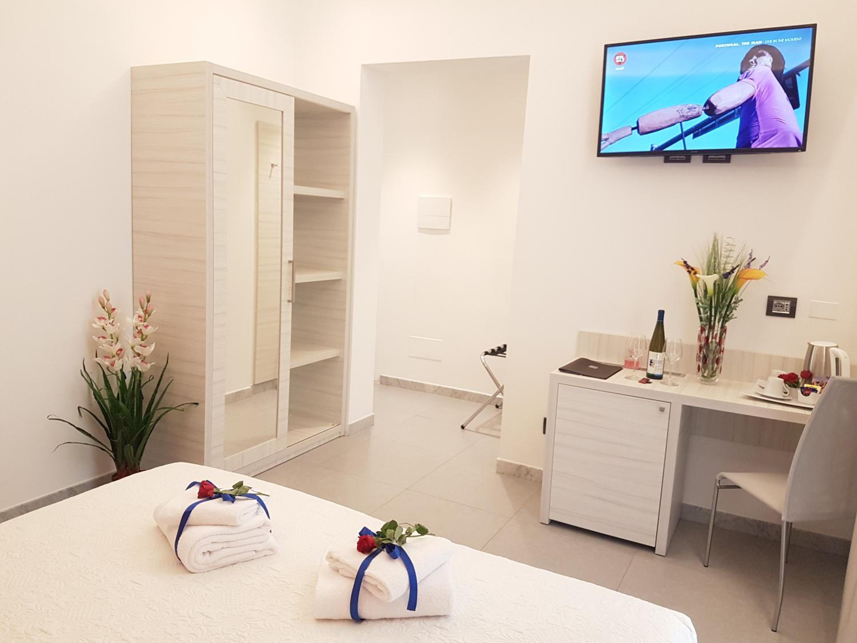 Double Room with Private Bathroom photo 3