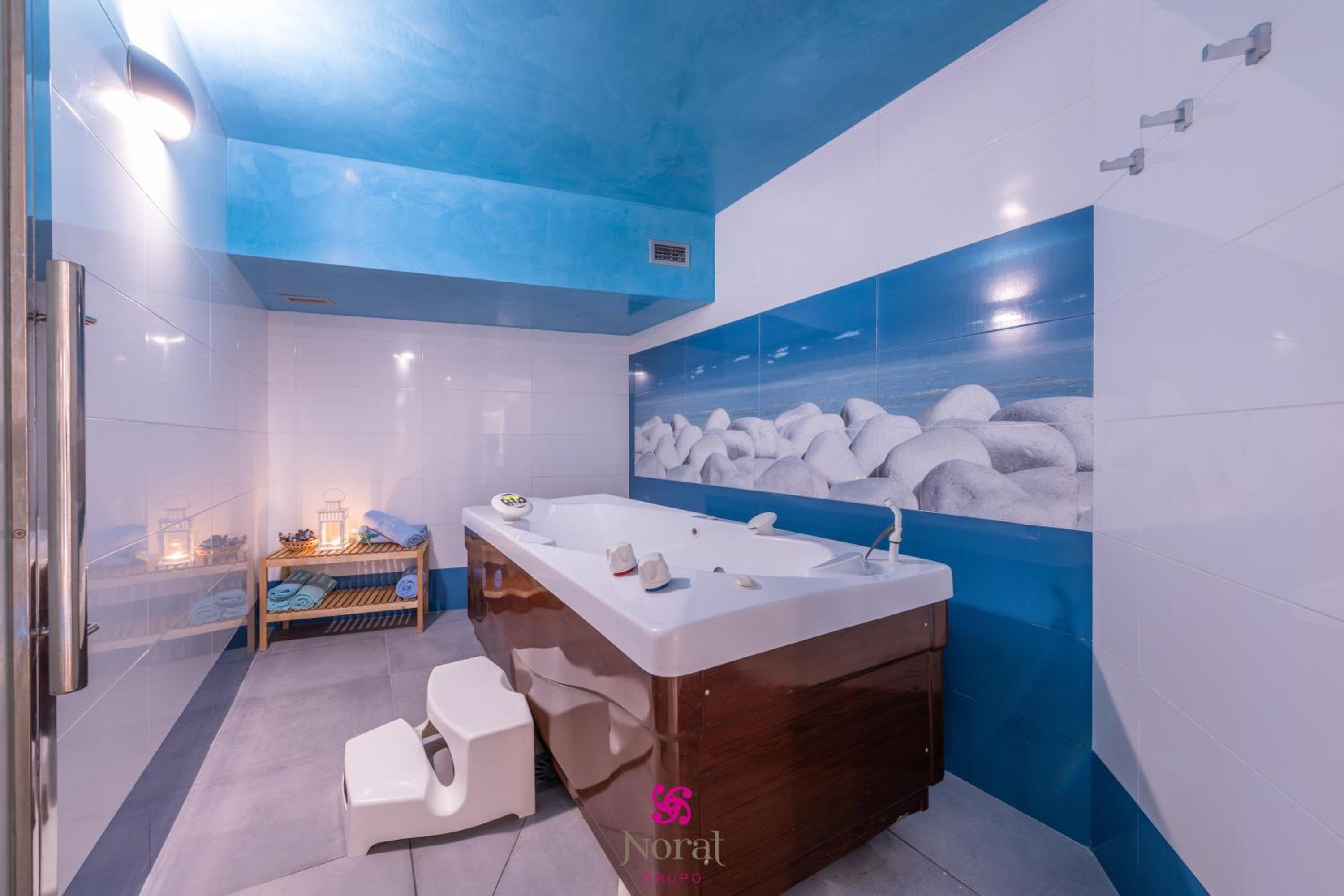 Double Room with Spa Access and Massage - Photo 15