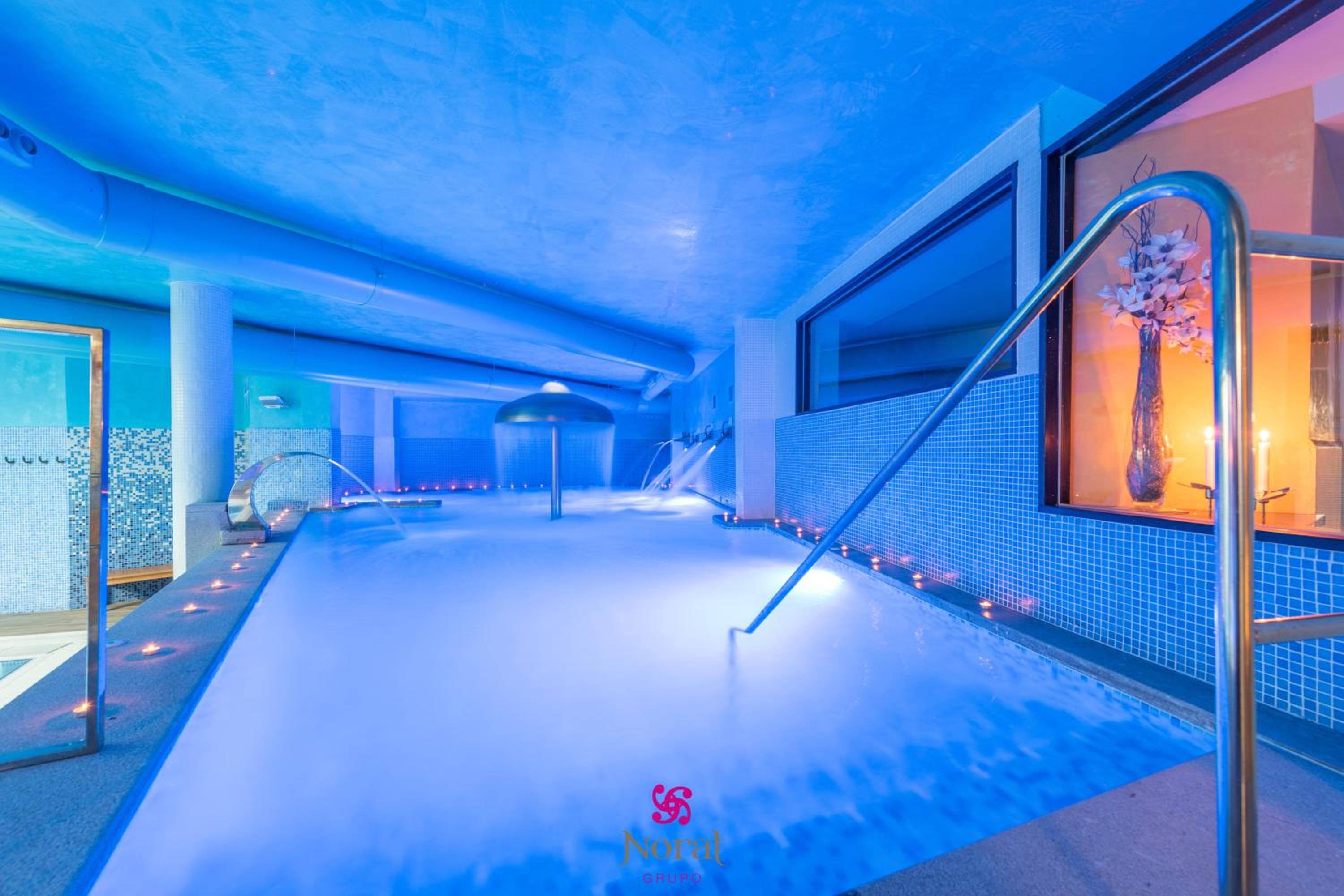 Double Room with Spa Access and Massage - Photo 1