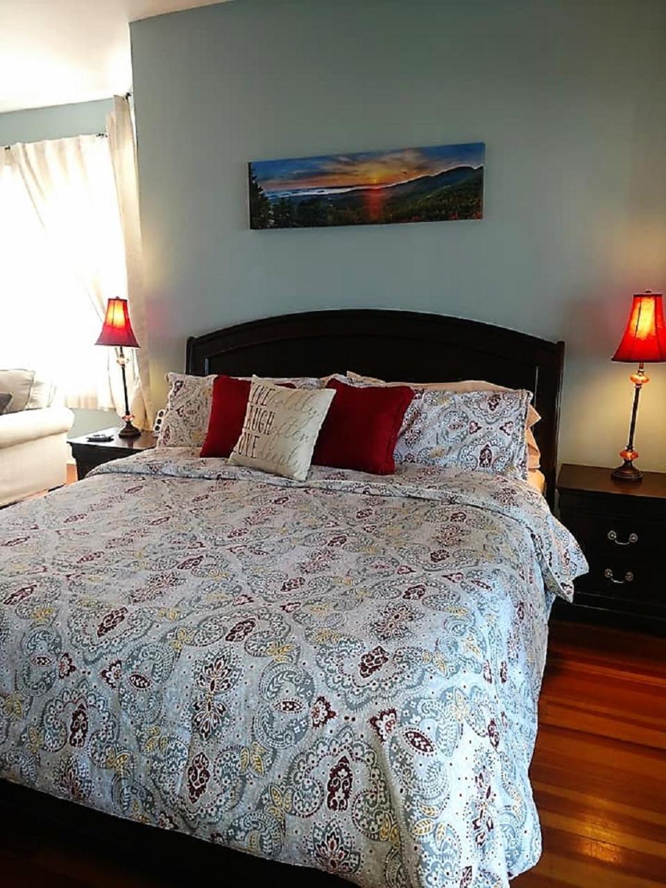 King Suite with Spa Bath - Photo 2