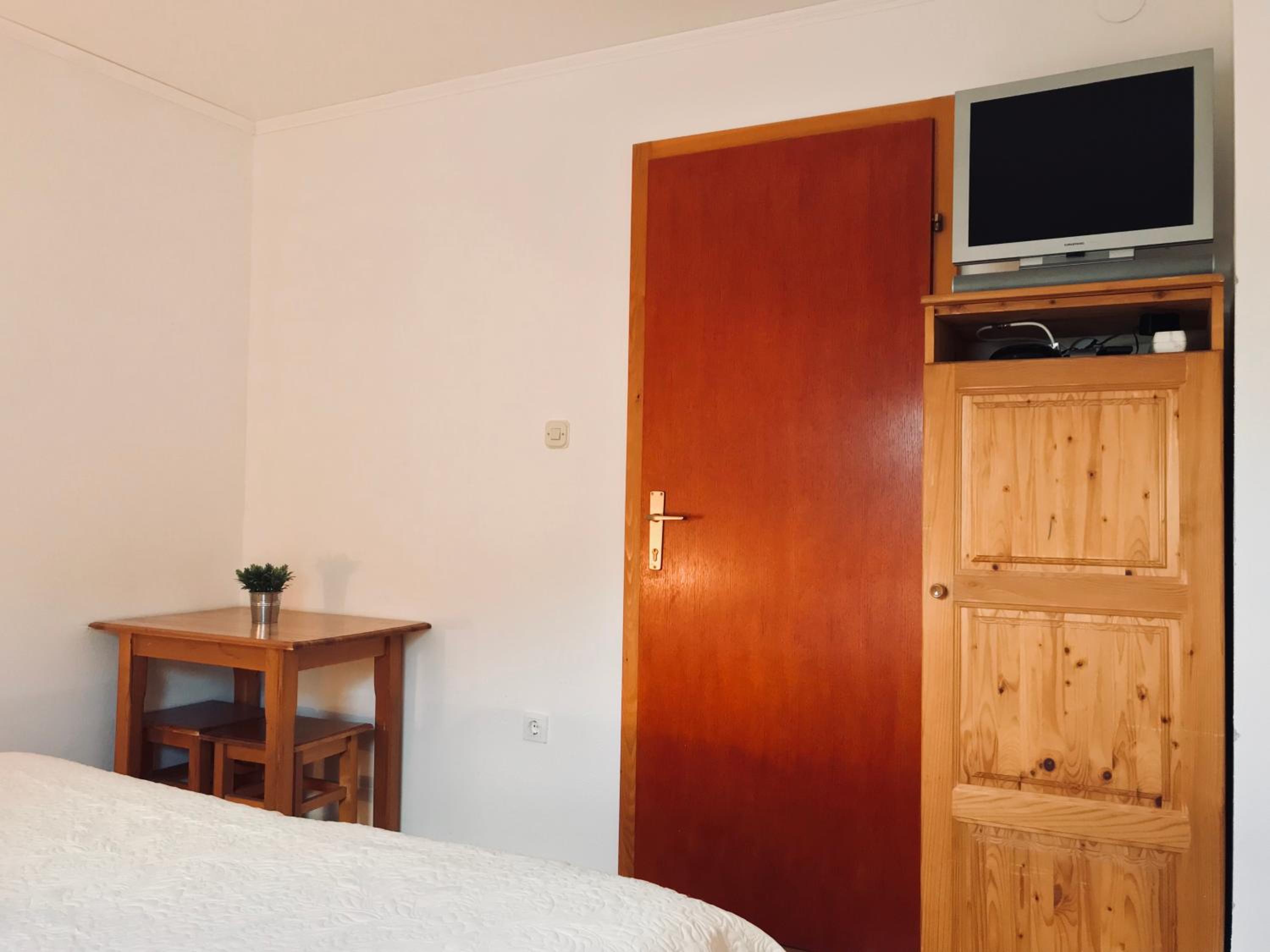 Two-Bedroom Apartment with Balcony - Photo 2