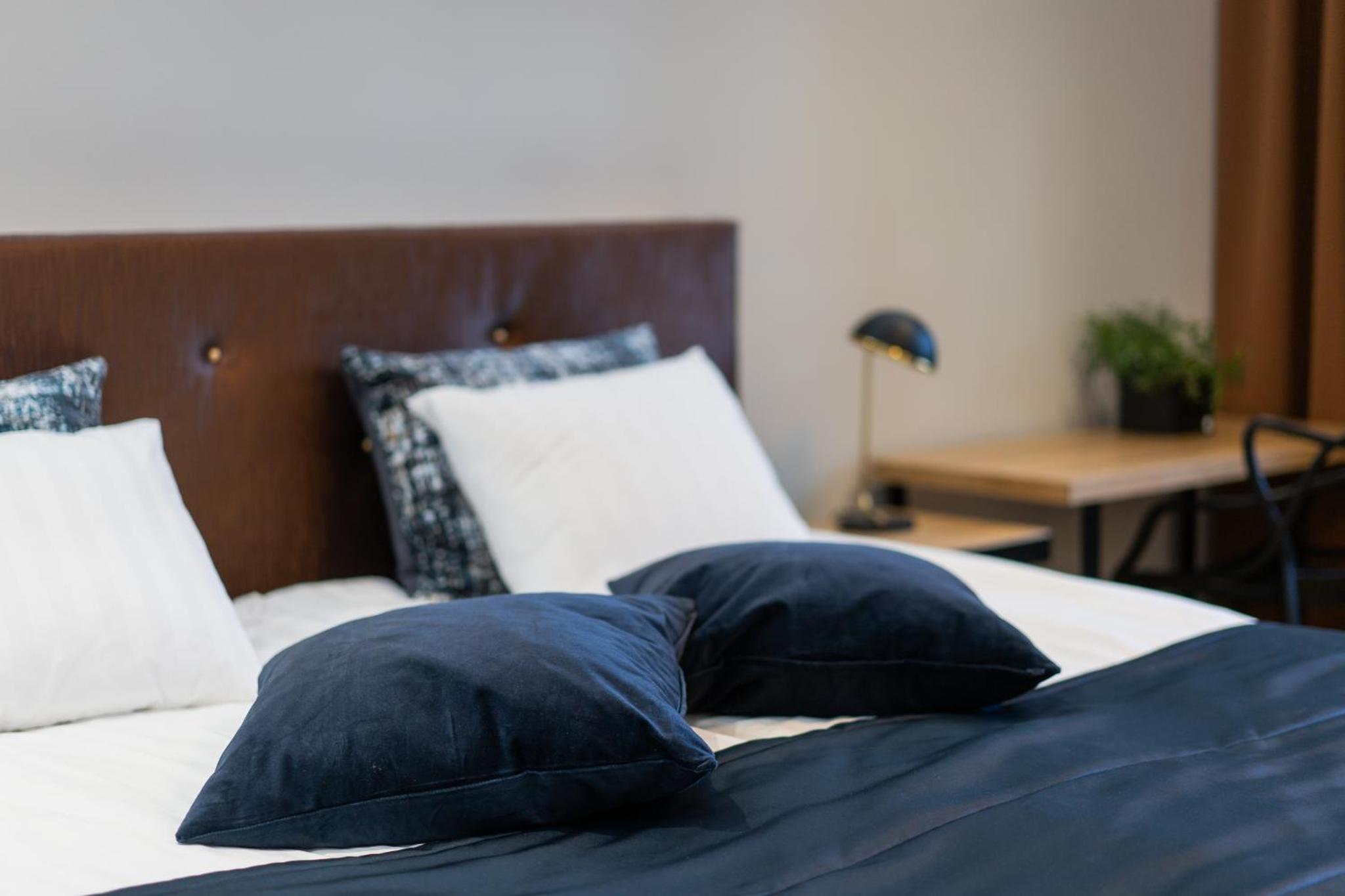 Superior King Room - Photo 9