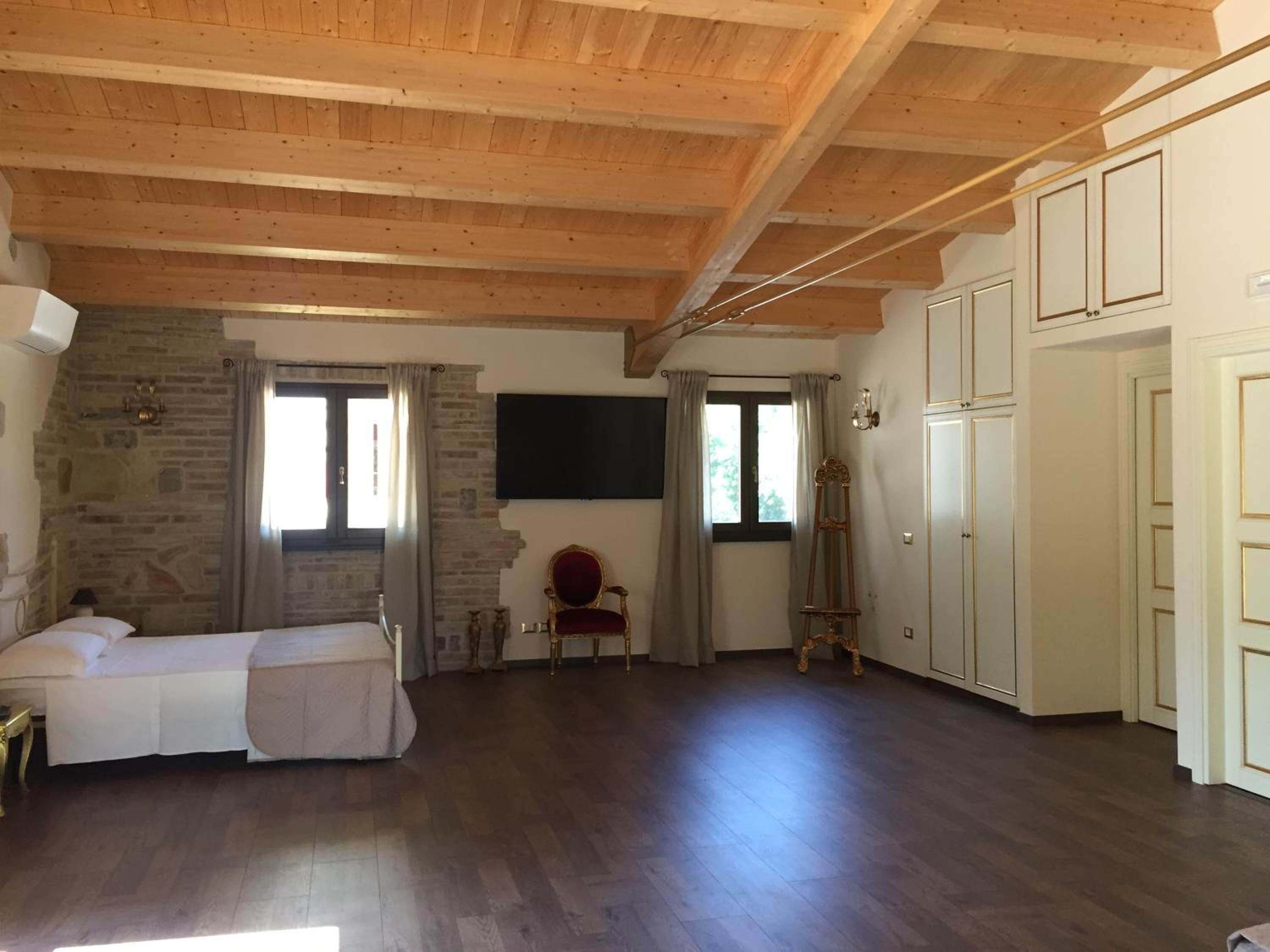 Deluxe Apartment photo 1