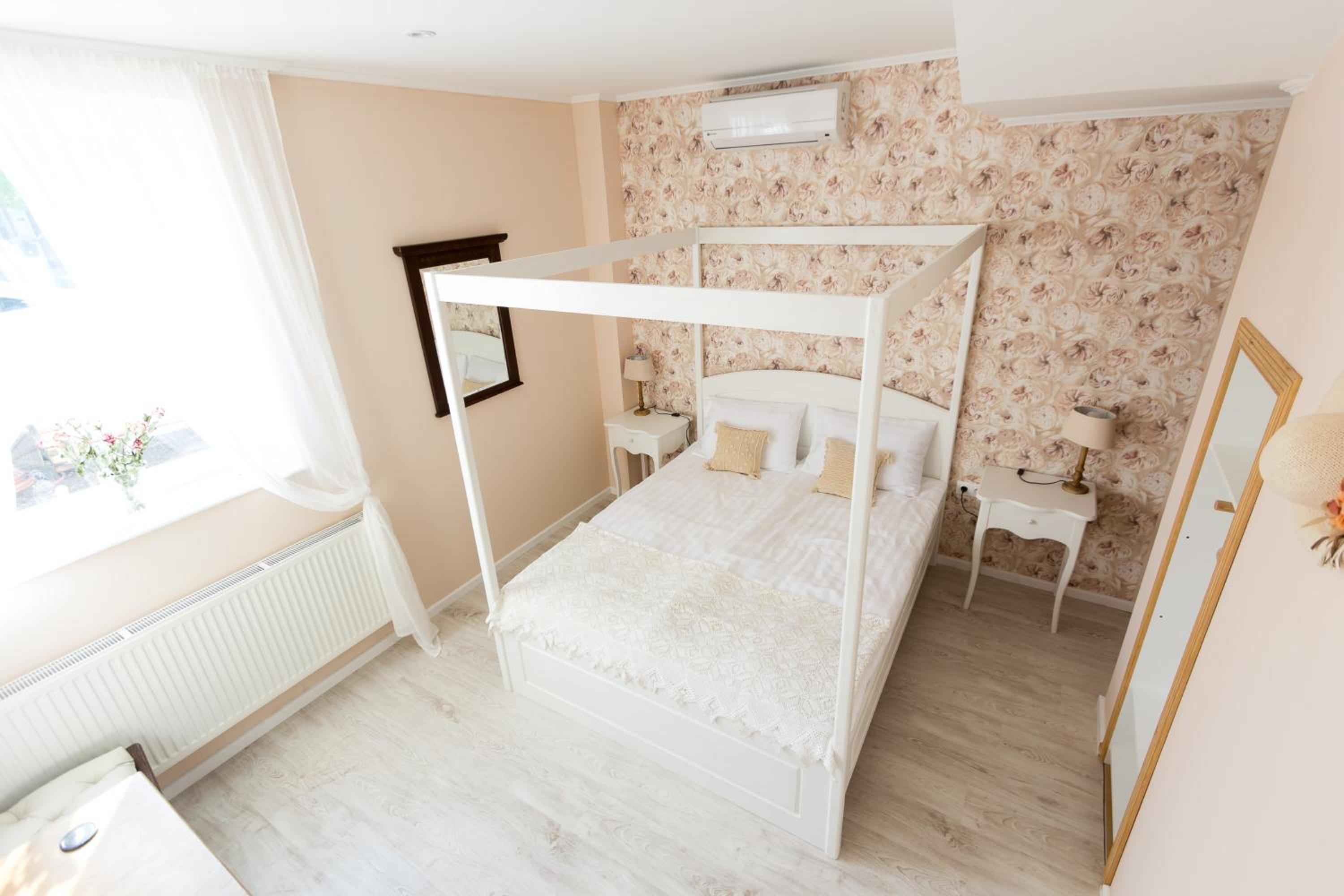 Deluxe Double Room with Bath photo 2
