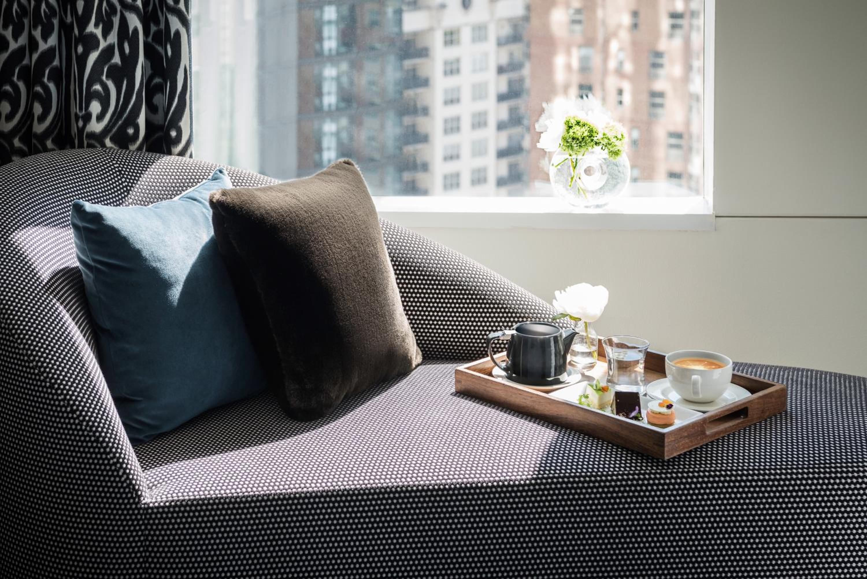 Luxury King Room - Photo 8