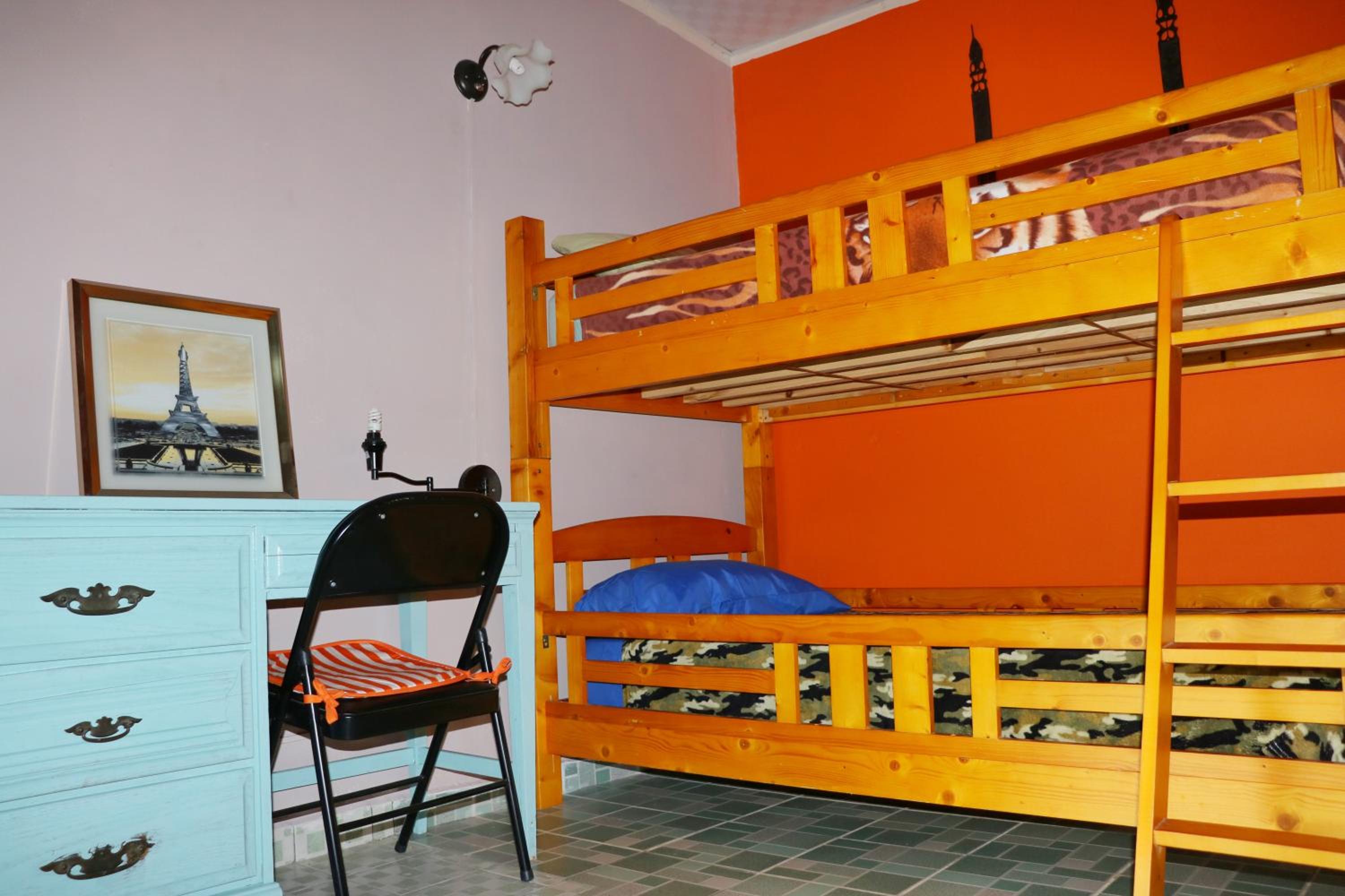Bed in 6-Bed Mixed Dormitory Room photo 1