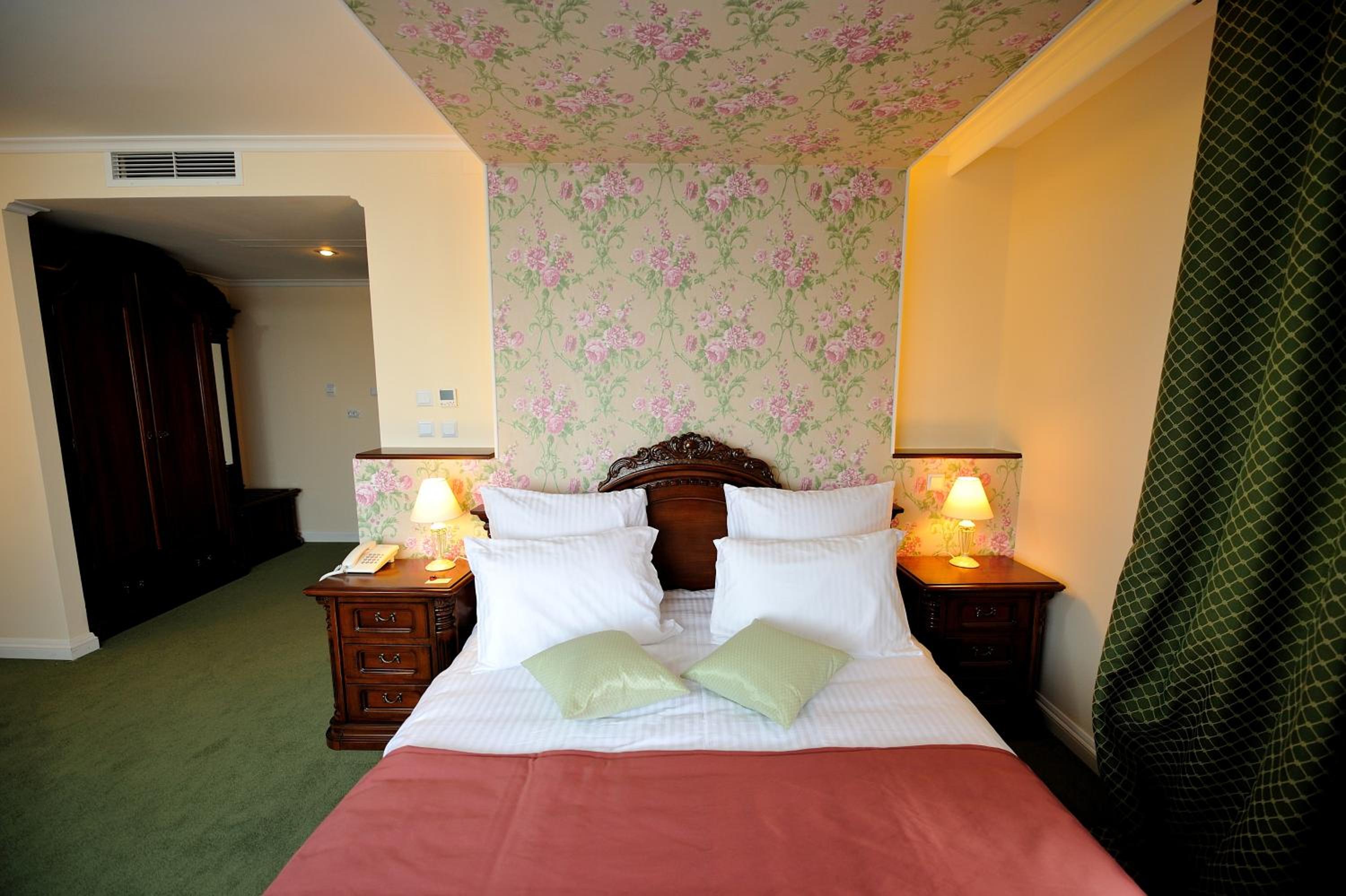Double Room - Photo 8