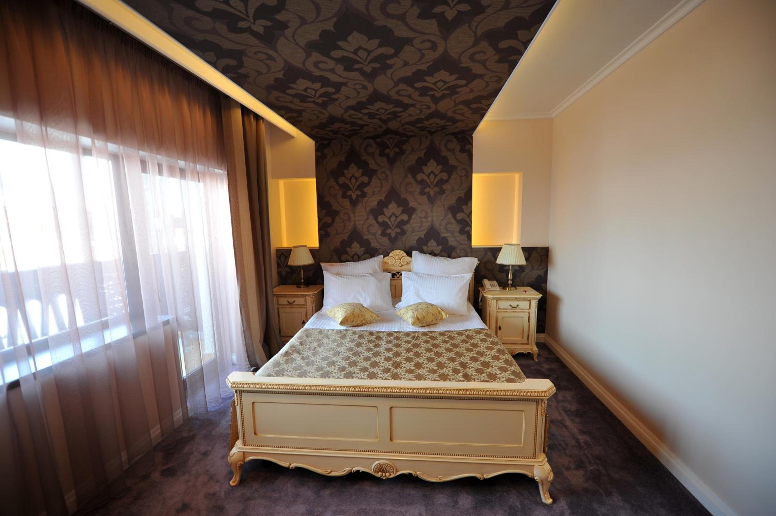 Double Room - Photo 9