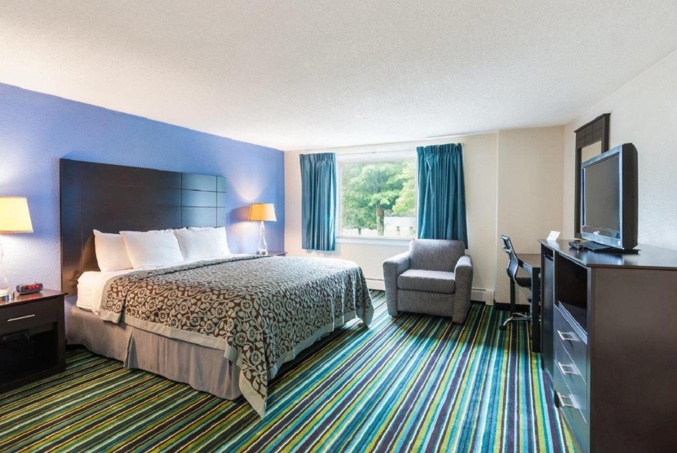 King Room with Mountain View - Non-Smoking photo 1