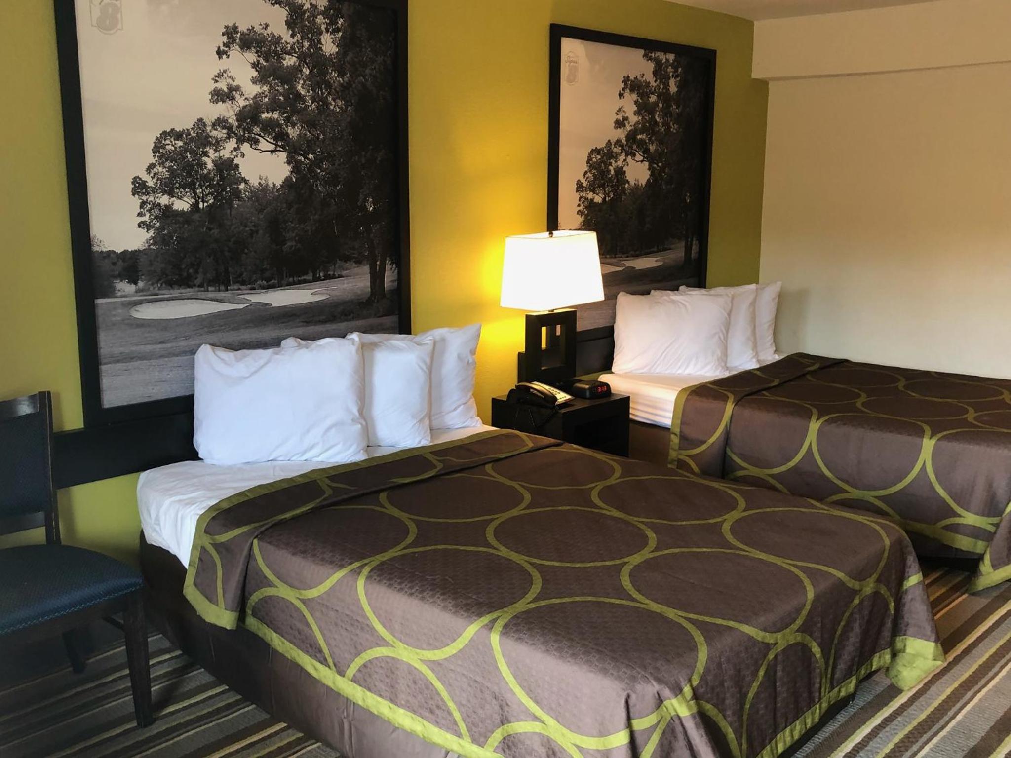 Double Room with Two Double Beds - Smoking - Photo 2