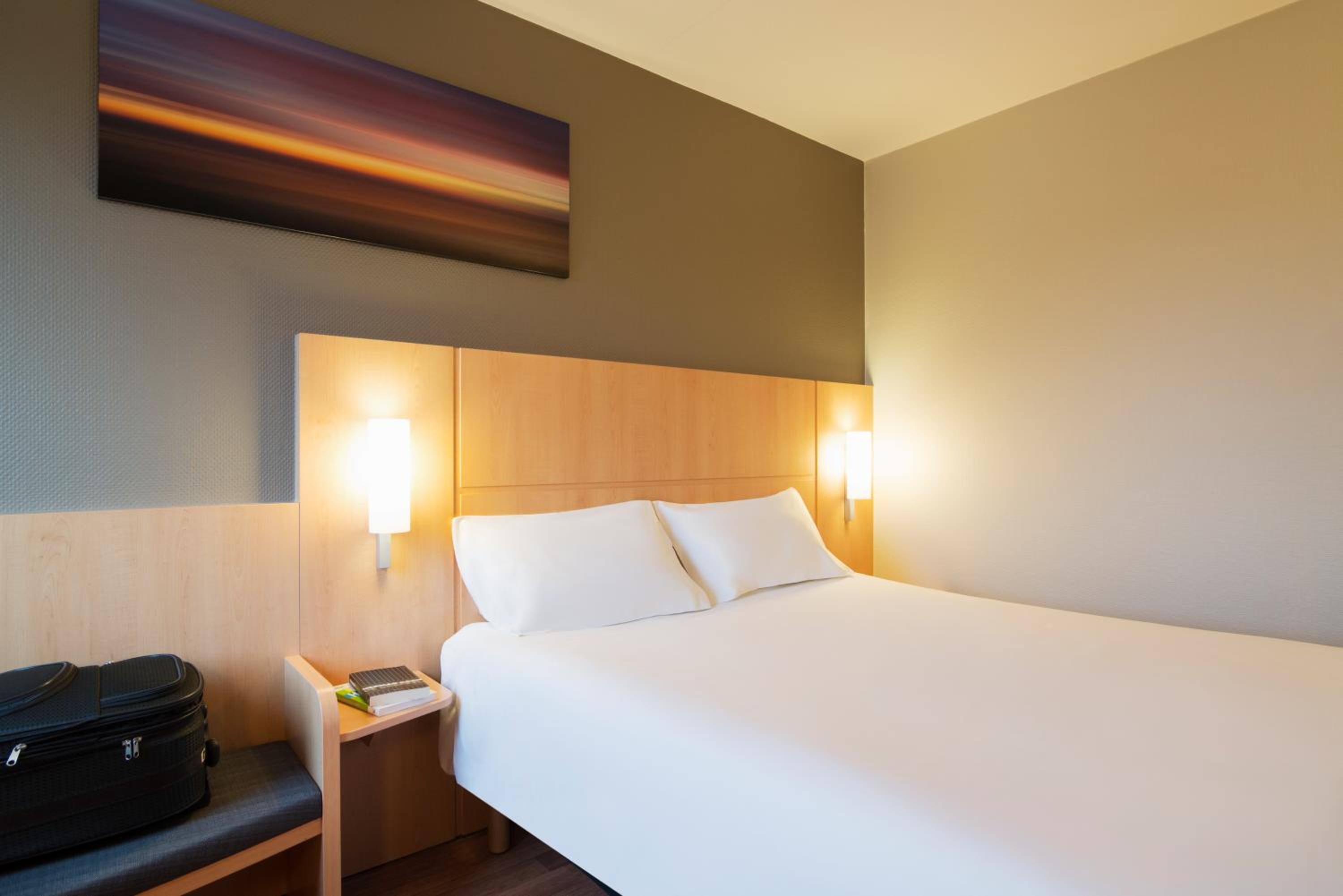 Standard Double Room - Photo 2