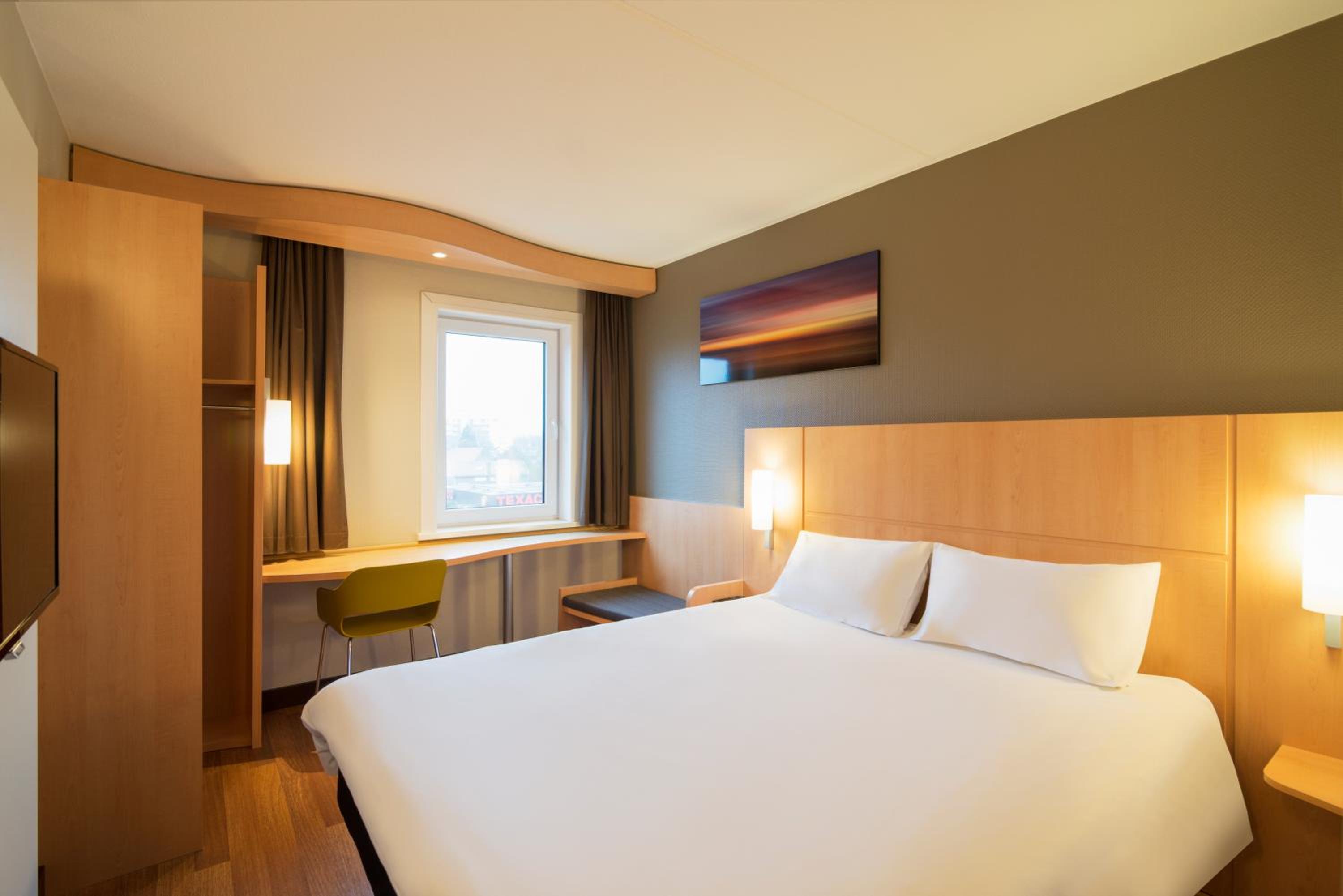 Standard Double Room - Photo 1