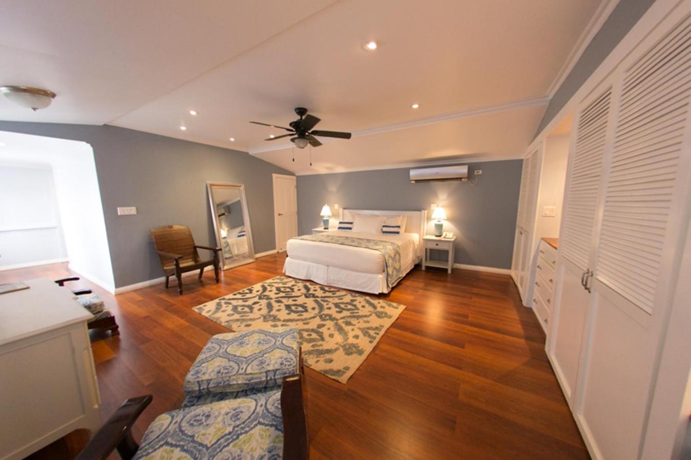 Deluxe King Studio