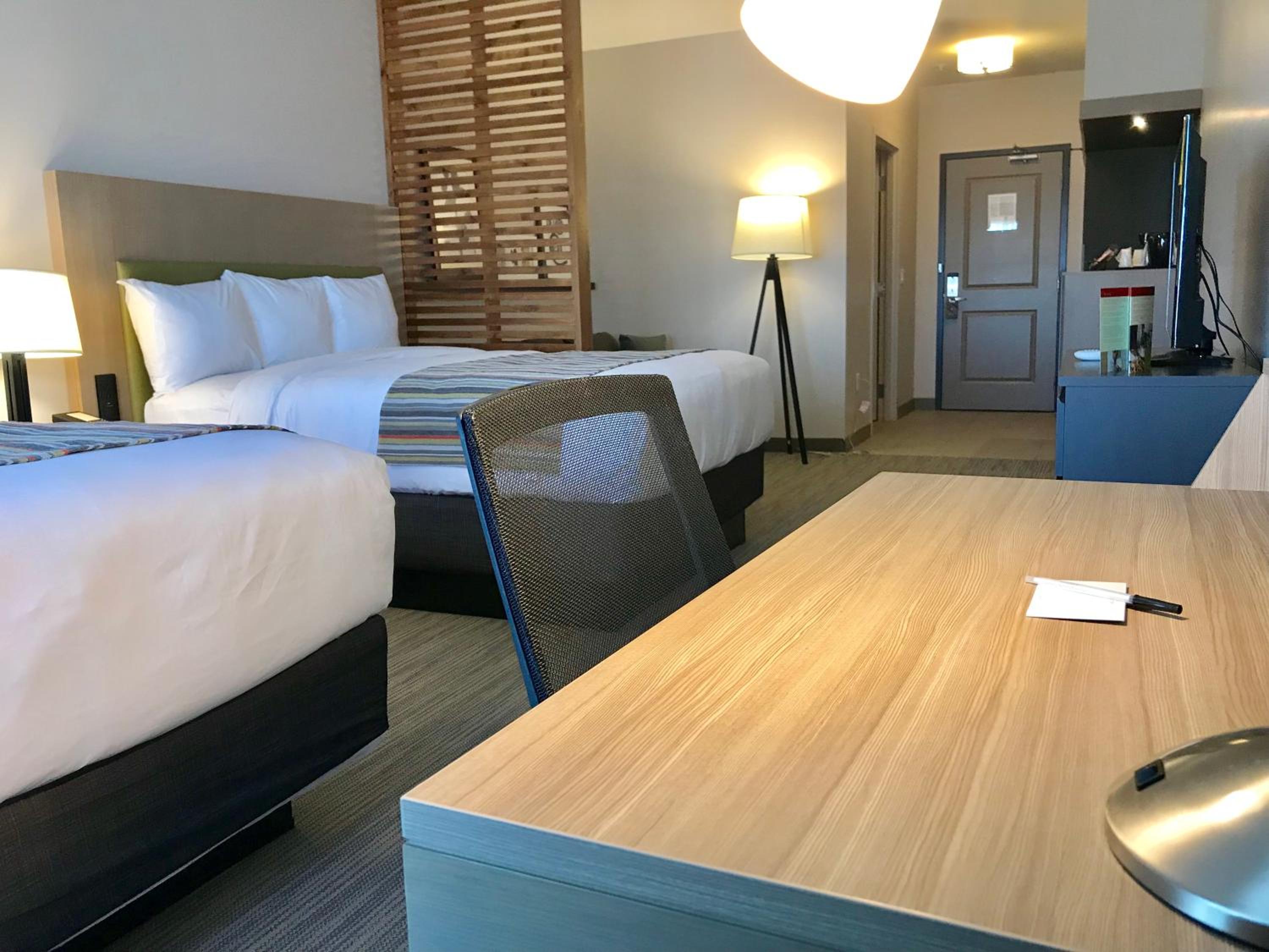 One-Bedroom Queen Suite with Two Queen Beds and Sofa Bed - Non-Smoking