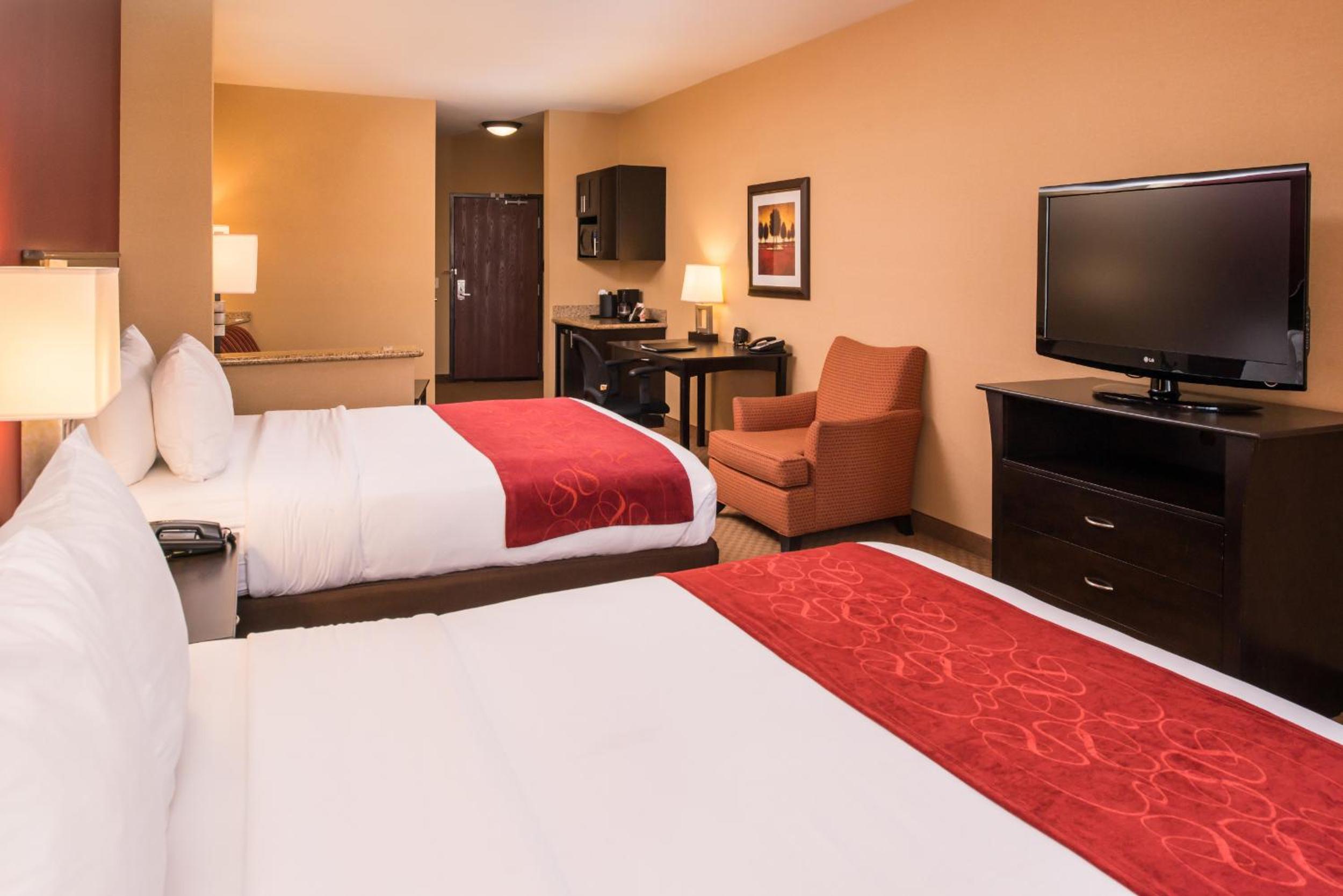 Suite, 2 Queen Beds with Sofa Bed, Non Smoking - Photo 2