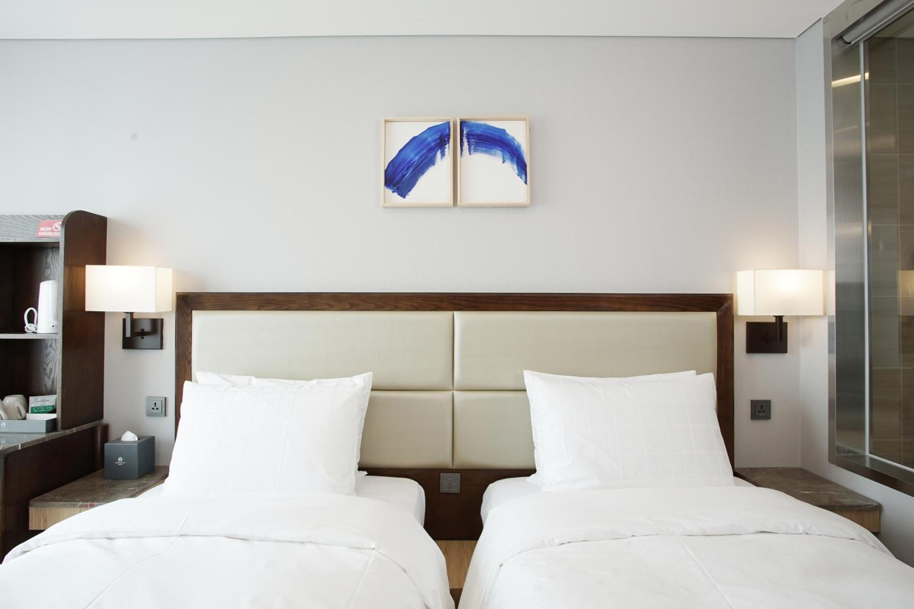 Standard Twin Room photo 3