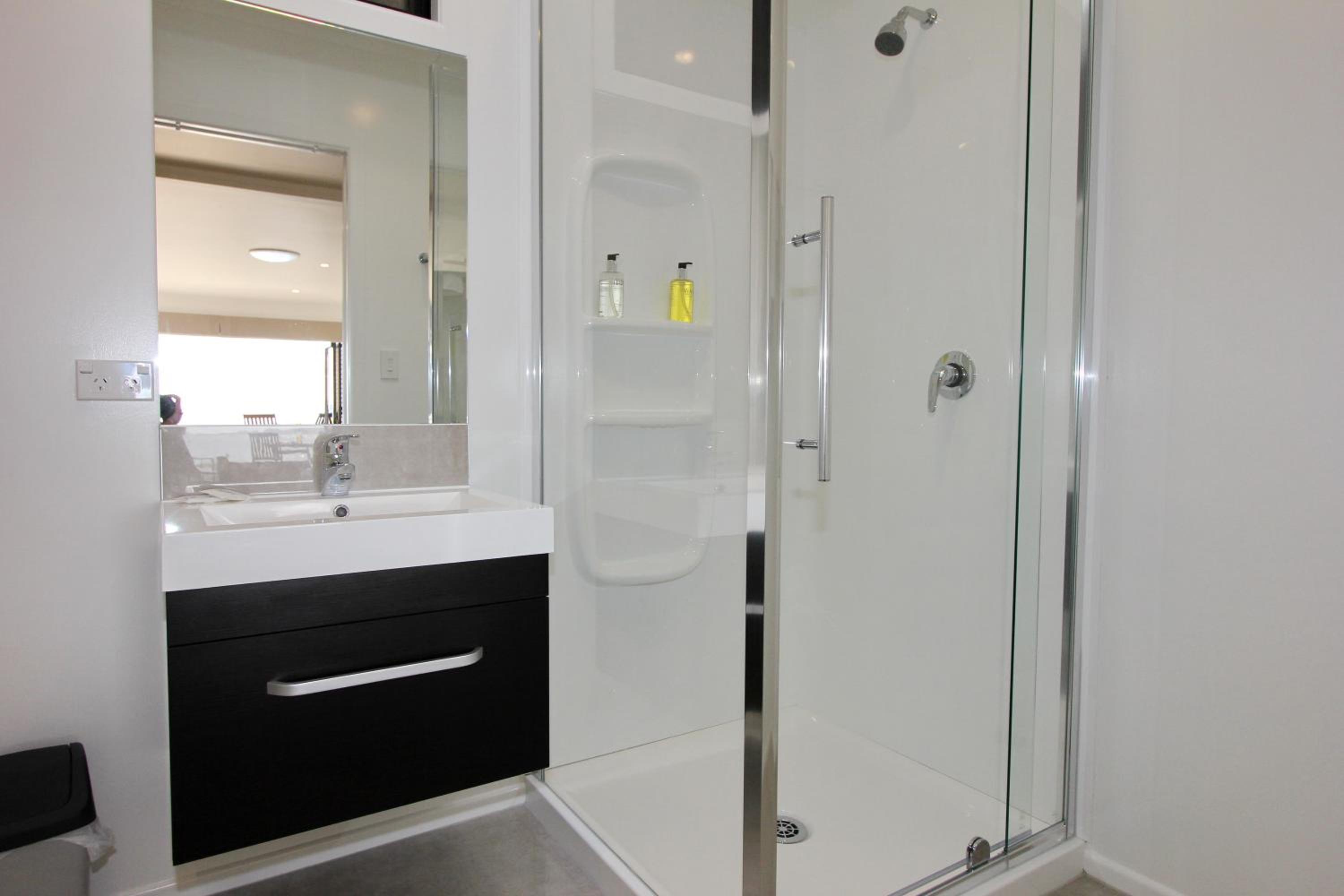 Large Studio Apartment - Beachfront - 2 photo 3