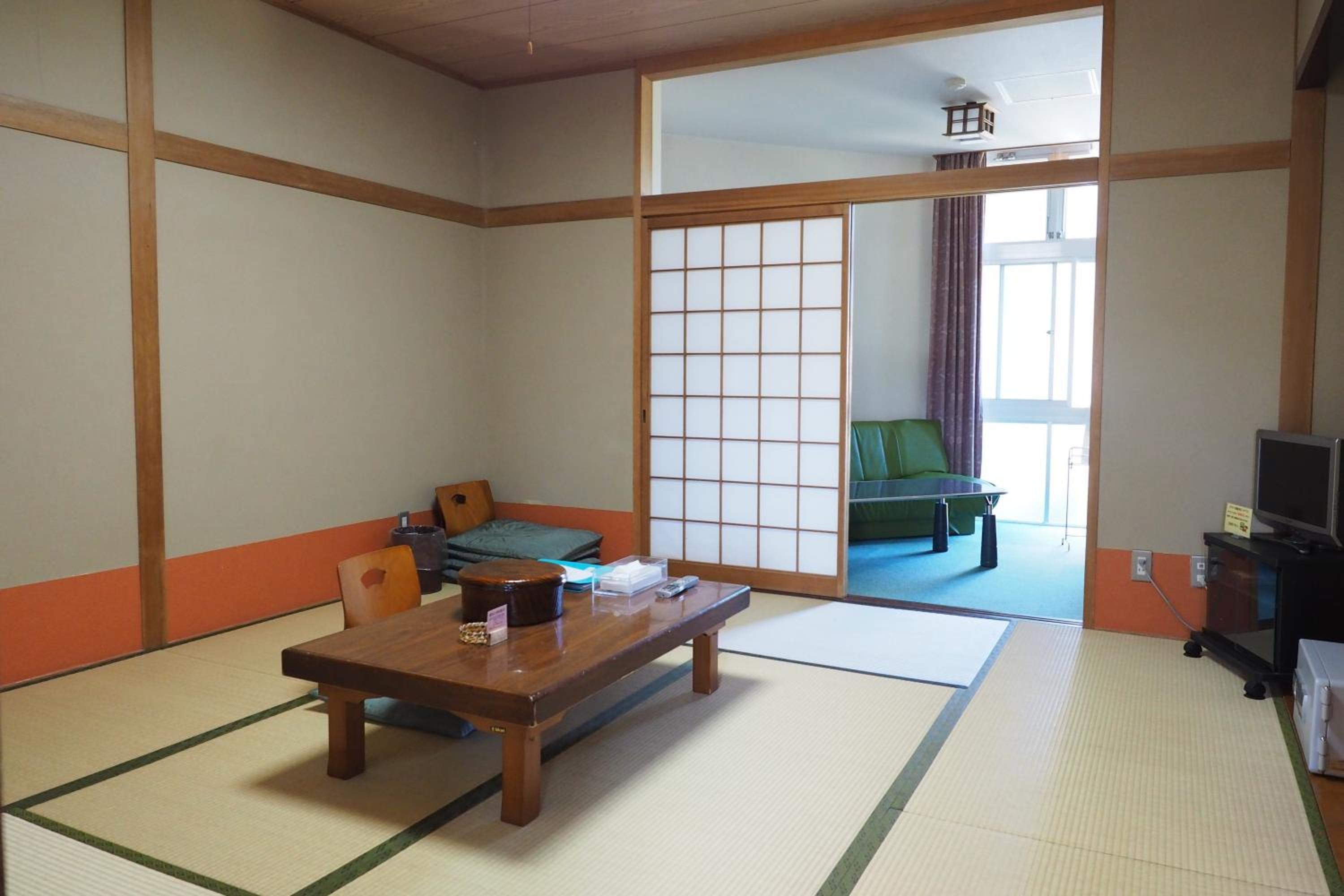 Economy Japanese-Style Room with Private Toilet photo 3