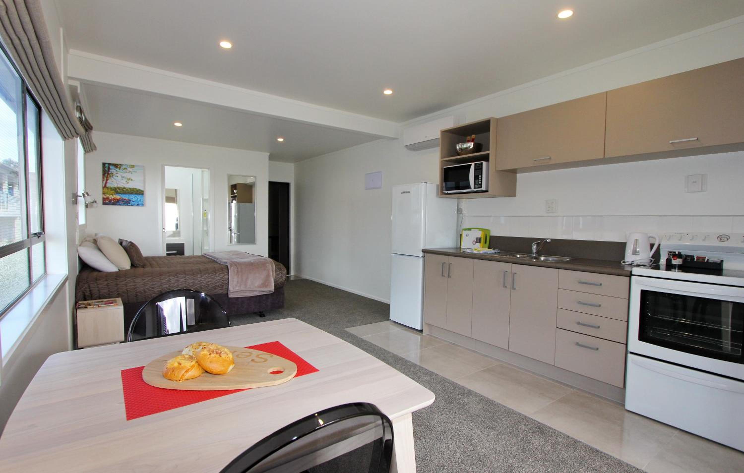 Large Studio Apartment - Beachfront - 3 photo 1