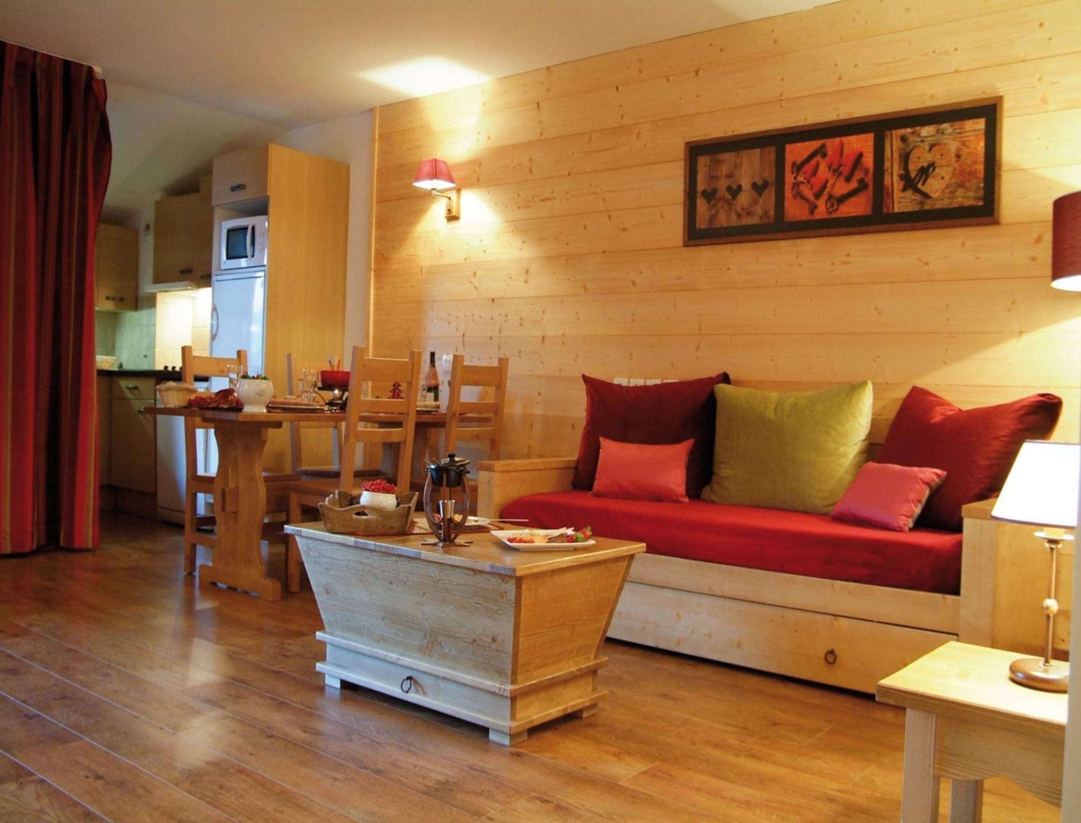 Studio (4 Adults)