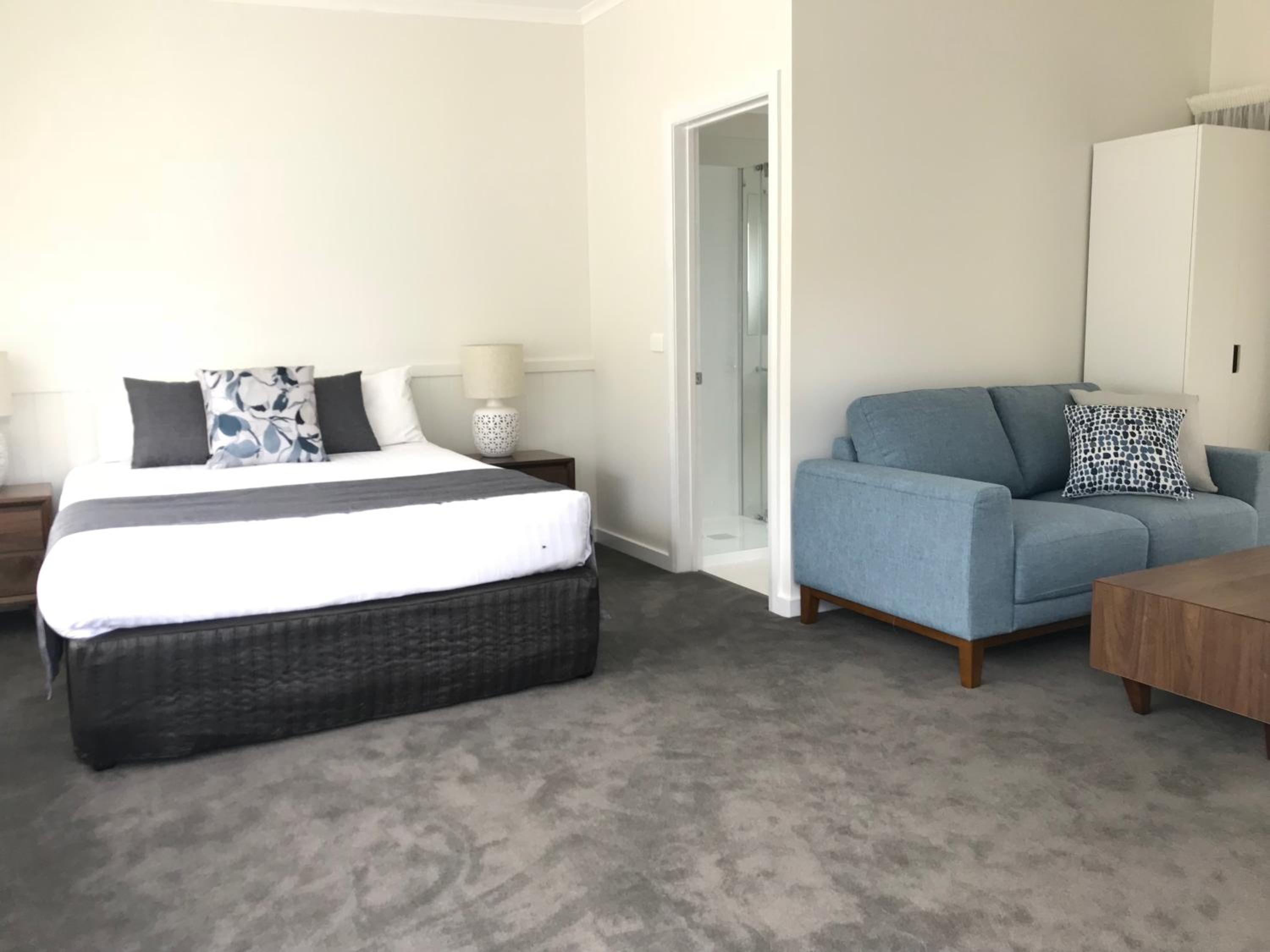Deluxe King Room photo 3