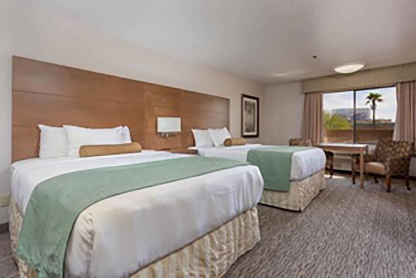 Queen Room with Two Queen Beds - Photo 3