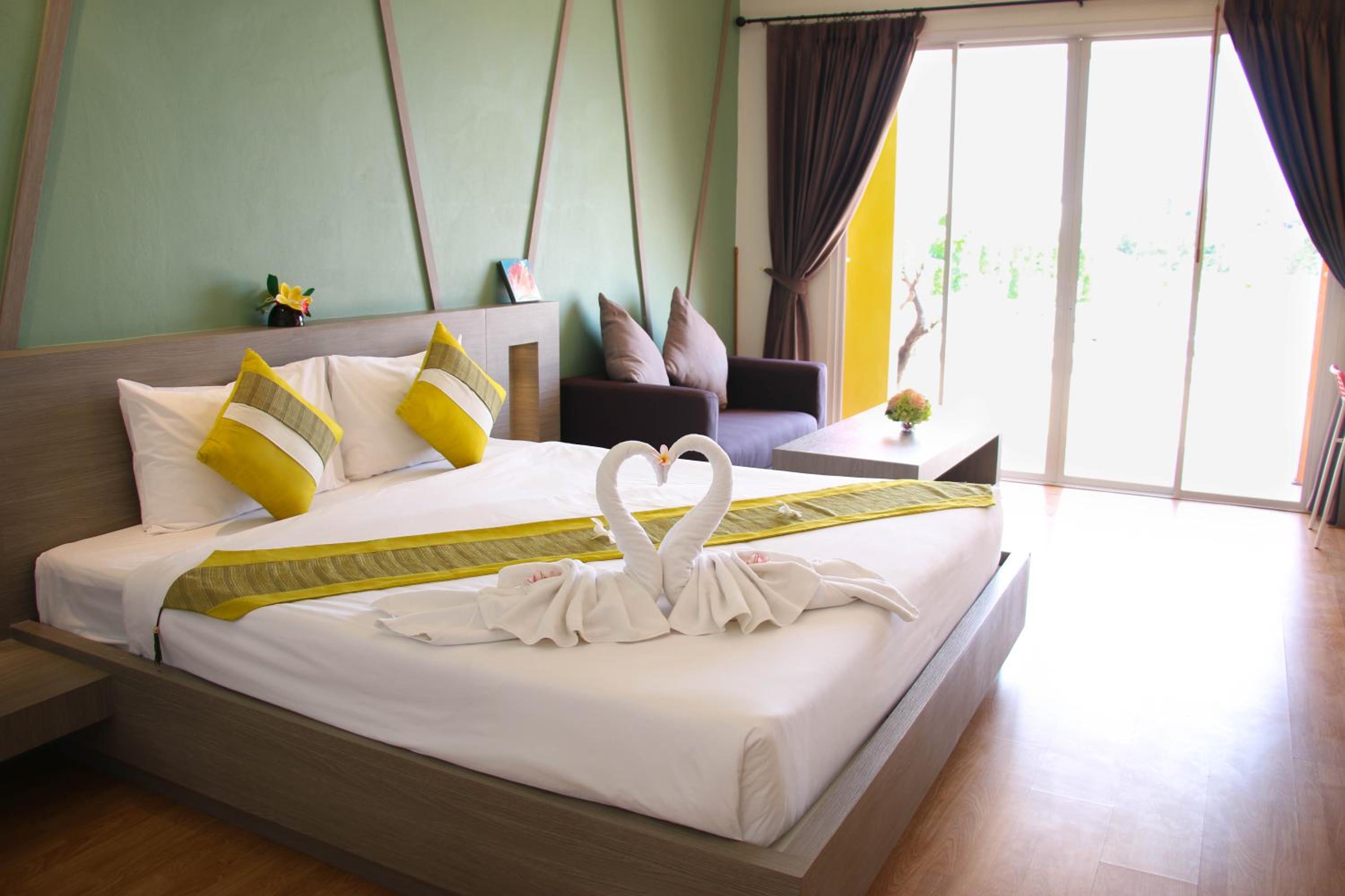 Double or Twin Room with Pool View - Photo 3