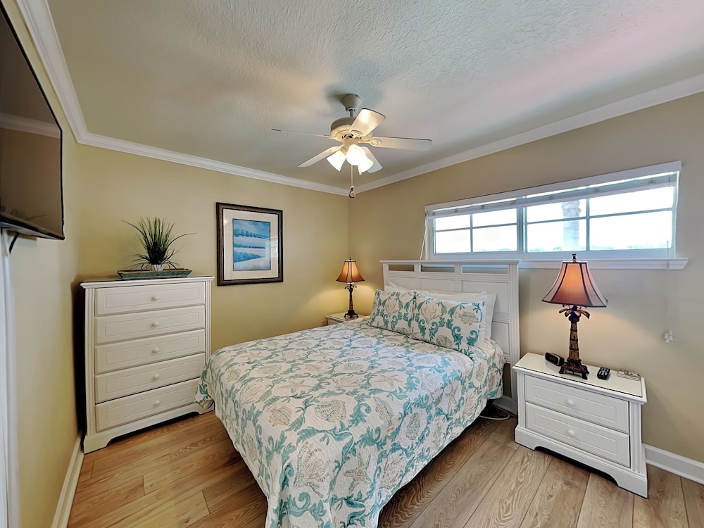 Condo (2 Bedrooms) photo 2