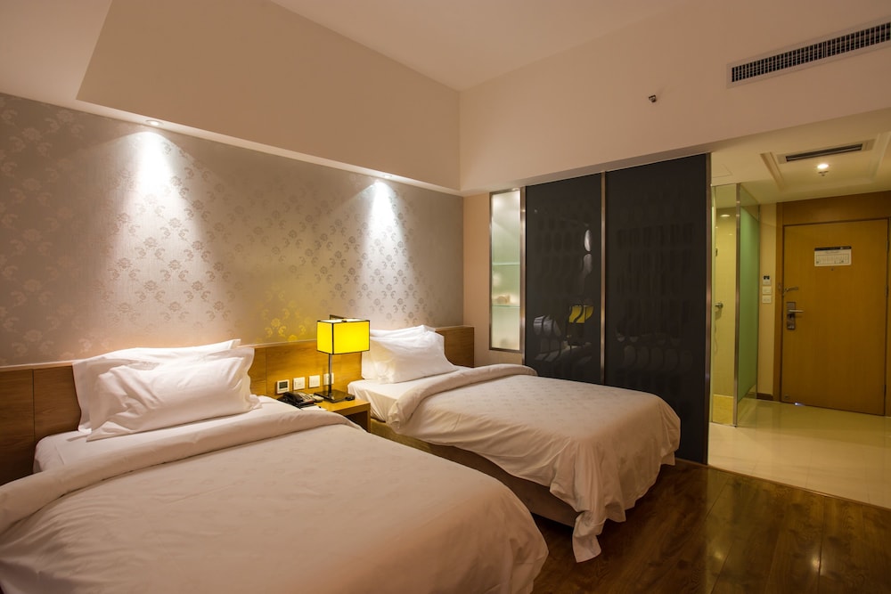 Twin Room (Extreme Sassy) photo 1