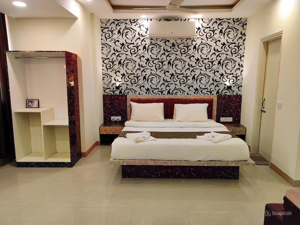 Deluxe Double Room photo 3