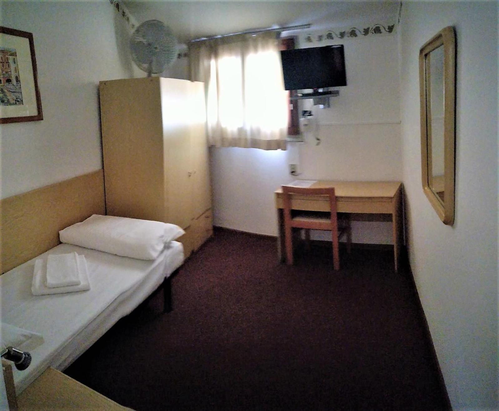 Single Room photo 1
